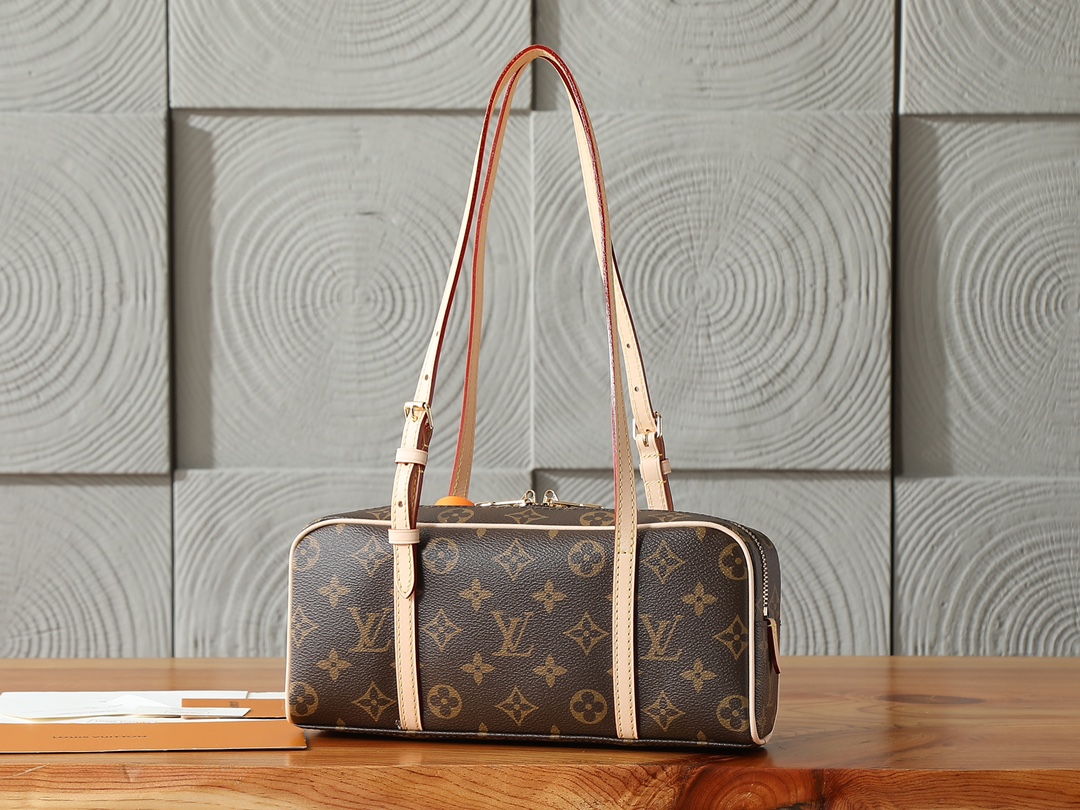 Louis Vuitton Hang On Shoulder Bag M47031 - Image 3