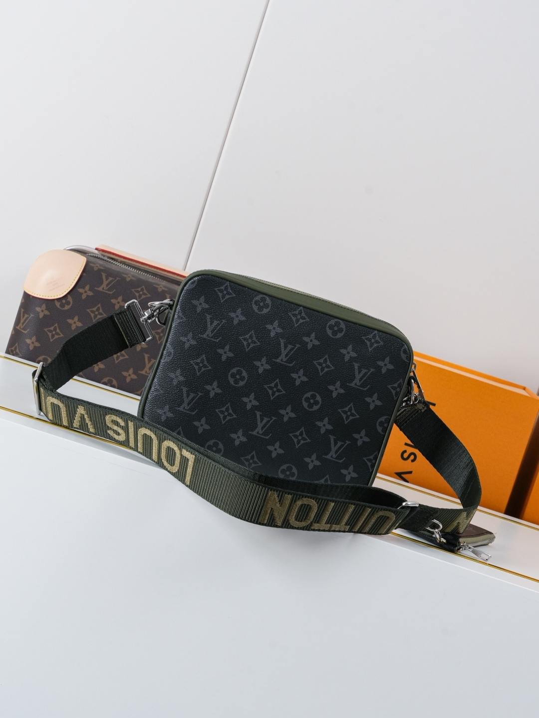 Louis Vuitton Trio Messenger Bag M28628 Monogram Eclipse - Image 3