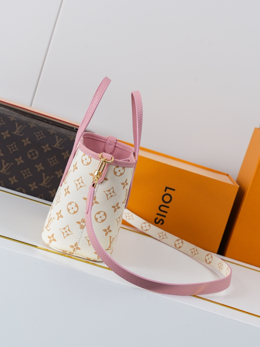 Louis Vuitton Neverfull Inside Out BB Handbag in Monogram Canvas and Leather - Image 3