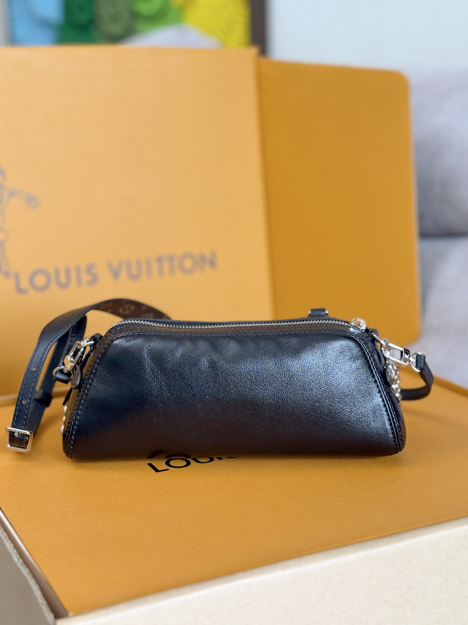 Louis Vuitton LV Vibe Carryall Handbag M14544 - Image 3