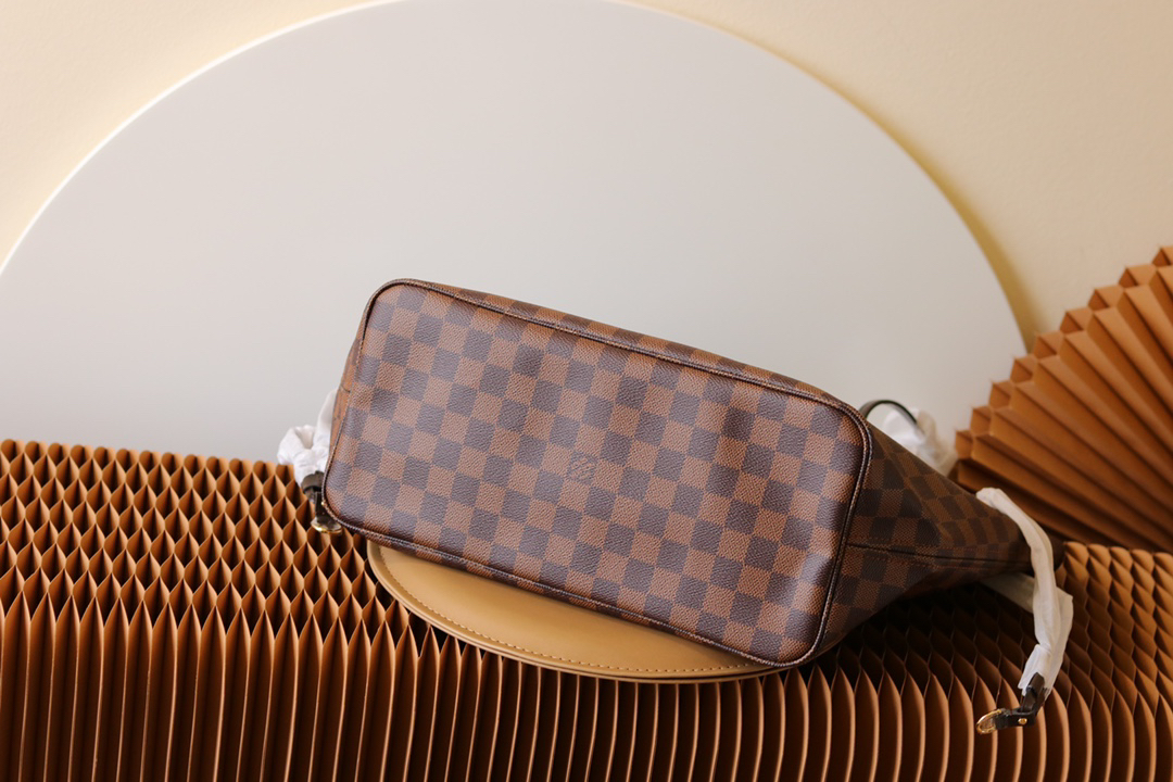 Neverfull Medium Tote Bag - Image 3