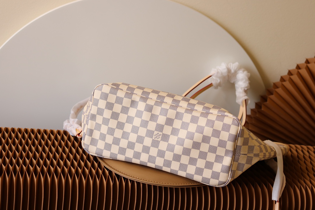 Neverfull Medium Tote Bag - Image 3