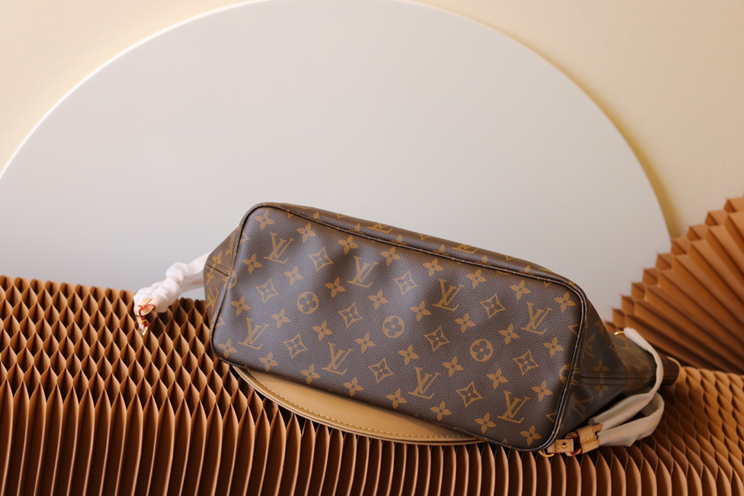 Louis Vuitton Neverfull Medium Tote Bag - Image 3