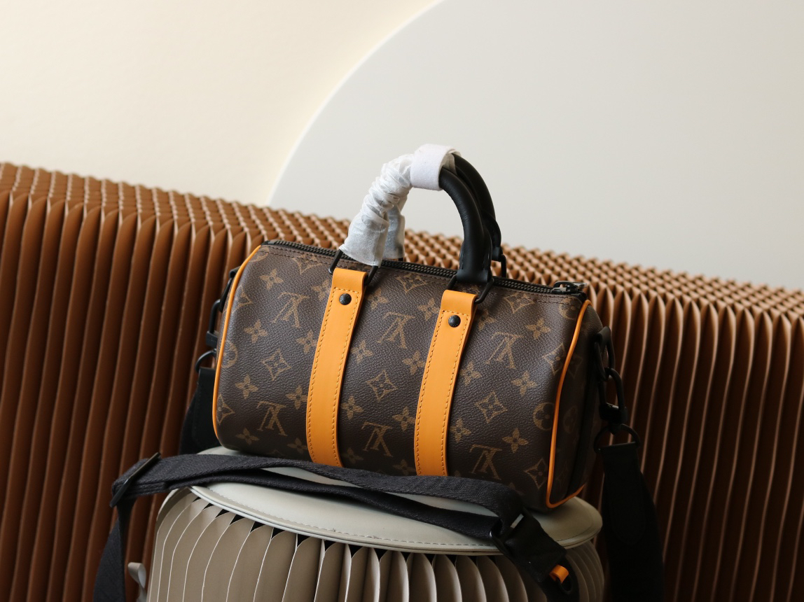 Louis Vuitton Keepall 25 Travel Bag in Monogram Eclipse Reverse Canvas - Image 3
