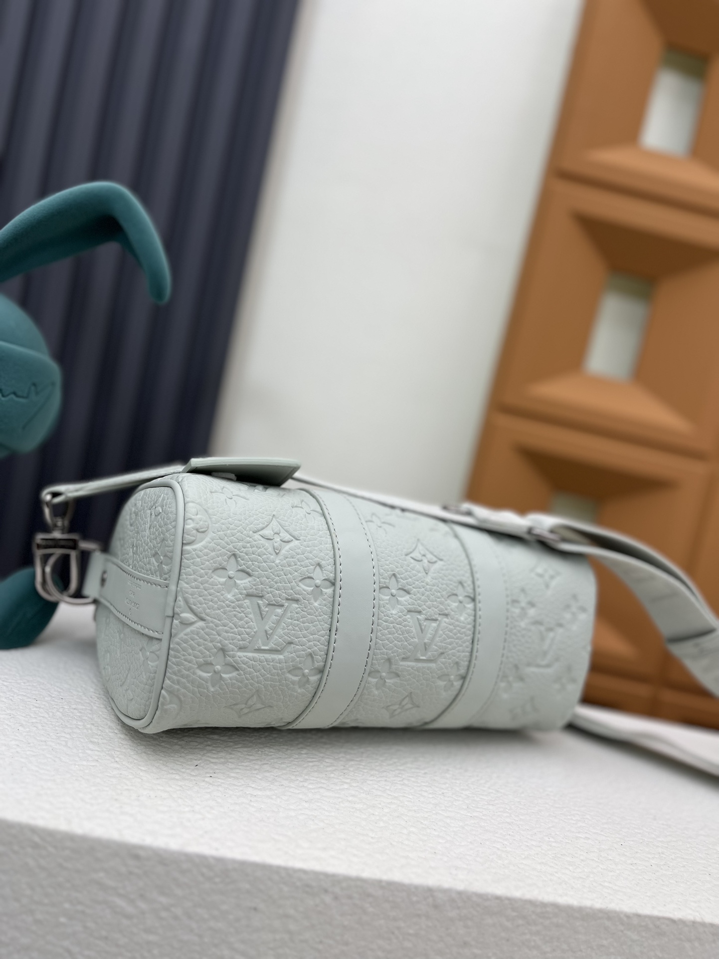 Louis Vuitton Keepall Bandouliere 25 Travel Bag - Image 3