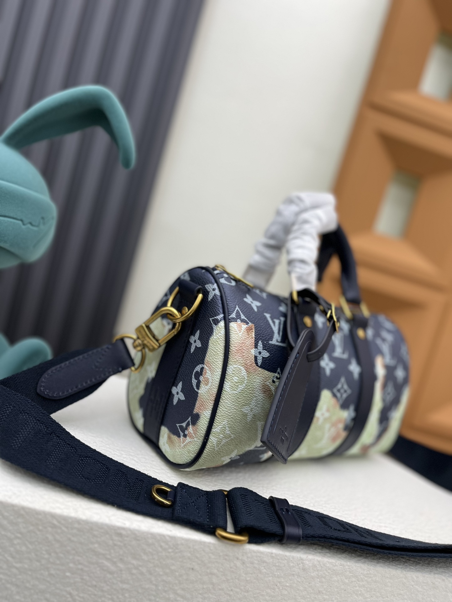 Louis Vuitton Keepall Bandoulière 25 Blue Flame Crossbody Bag - Image 3