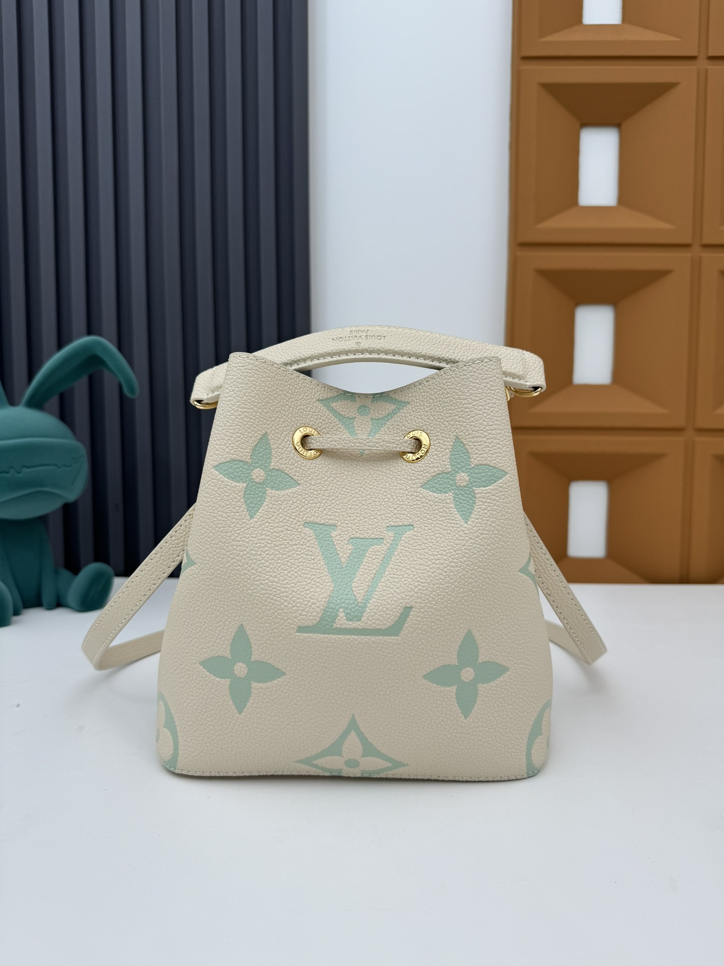 Louis Vuitton NéoNoé BB Monogram Empreinte Leather Shoulder Bag - Image 3
