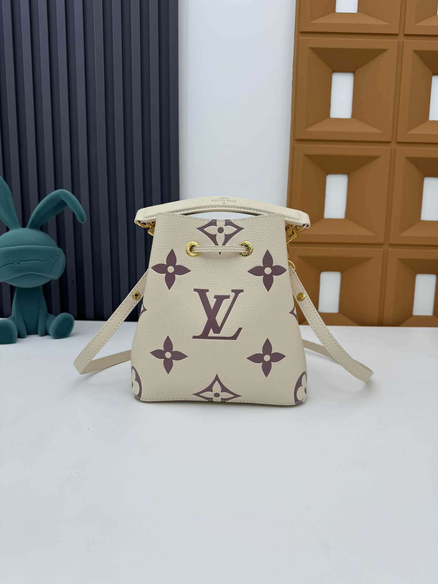 Louis Vuitton NeoNoe BB Handbag - Image 3