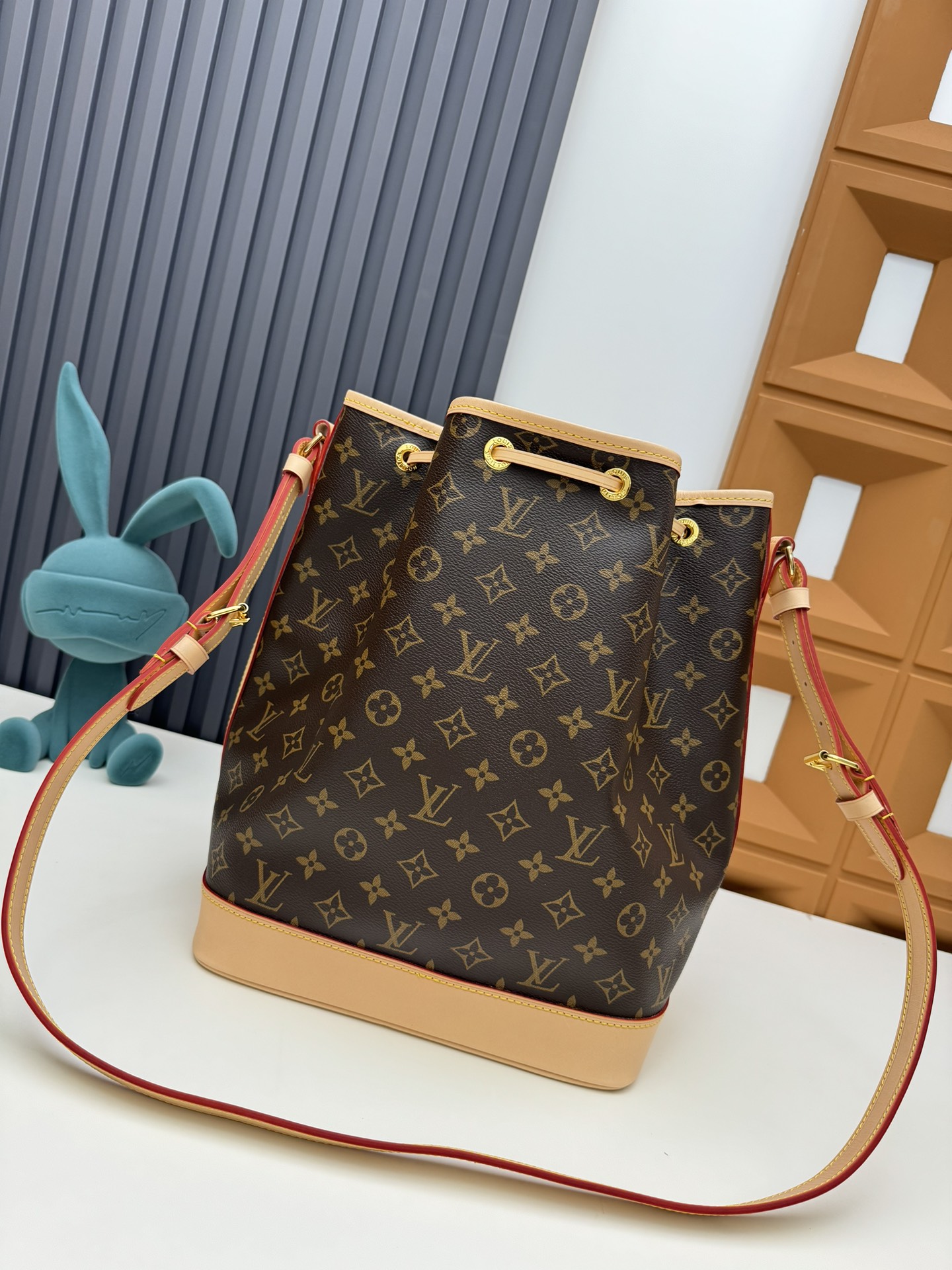 Louis Vuitton Noe Monogram Bucket Bag M42224 - Image 3