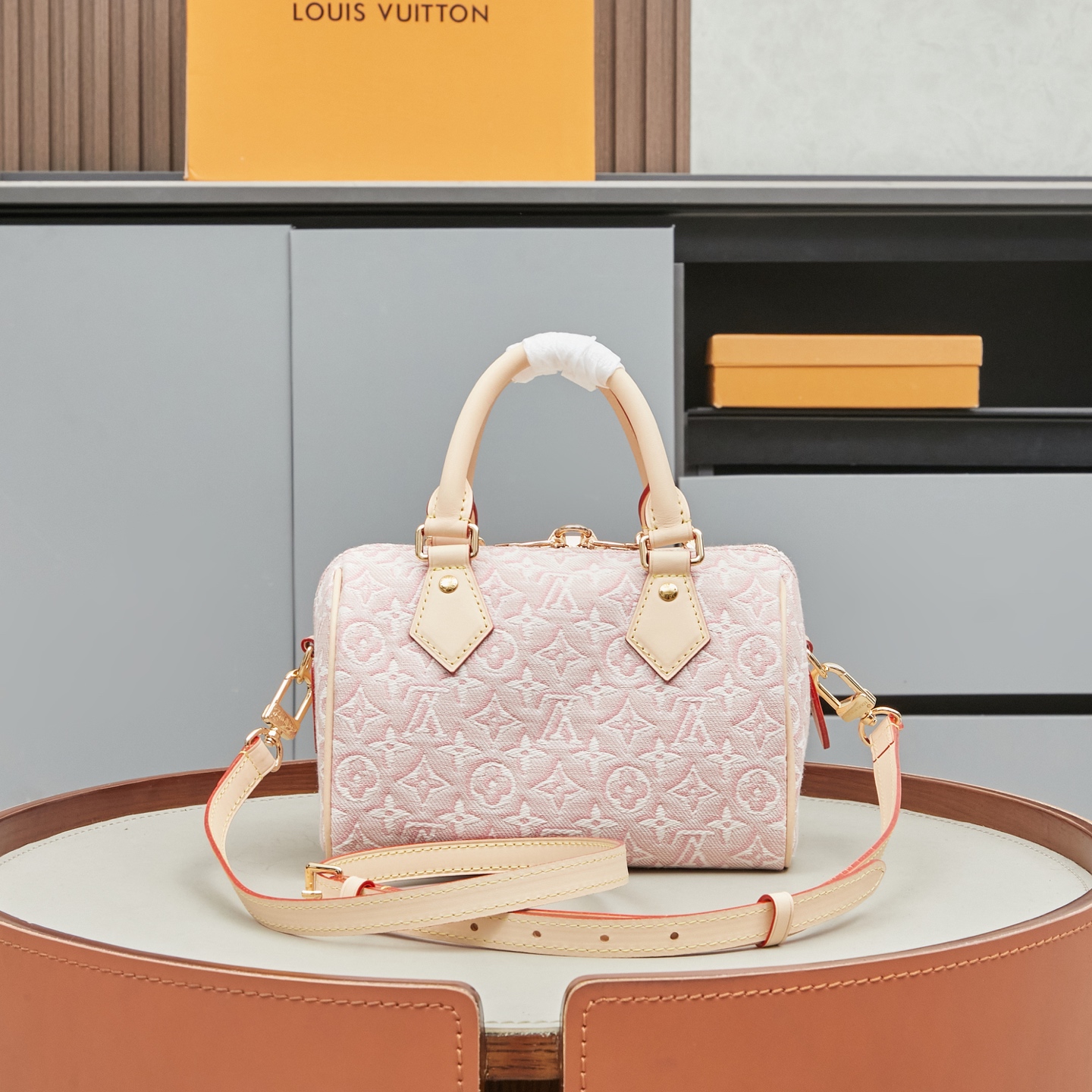 Louis Vuitton Speedy Bandoulière 20 Handbag - Pink Monogram Emblème - Image 3