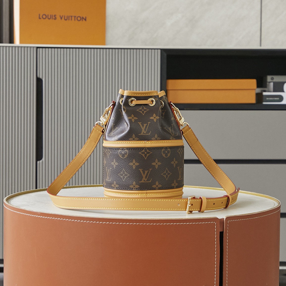 Canoe Monogram Canvas Bag M83480 - Image 3