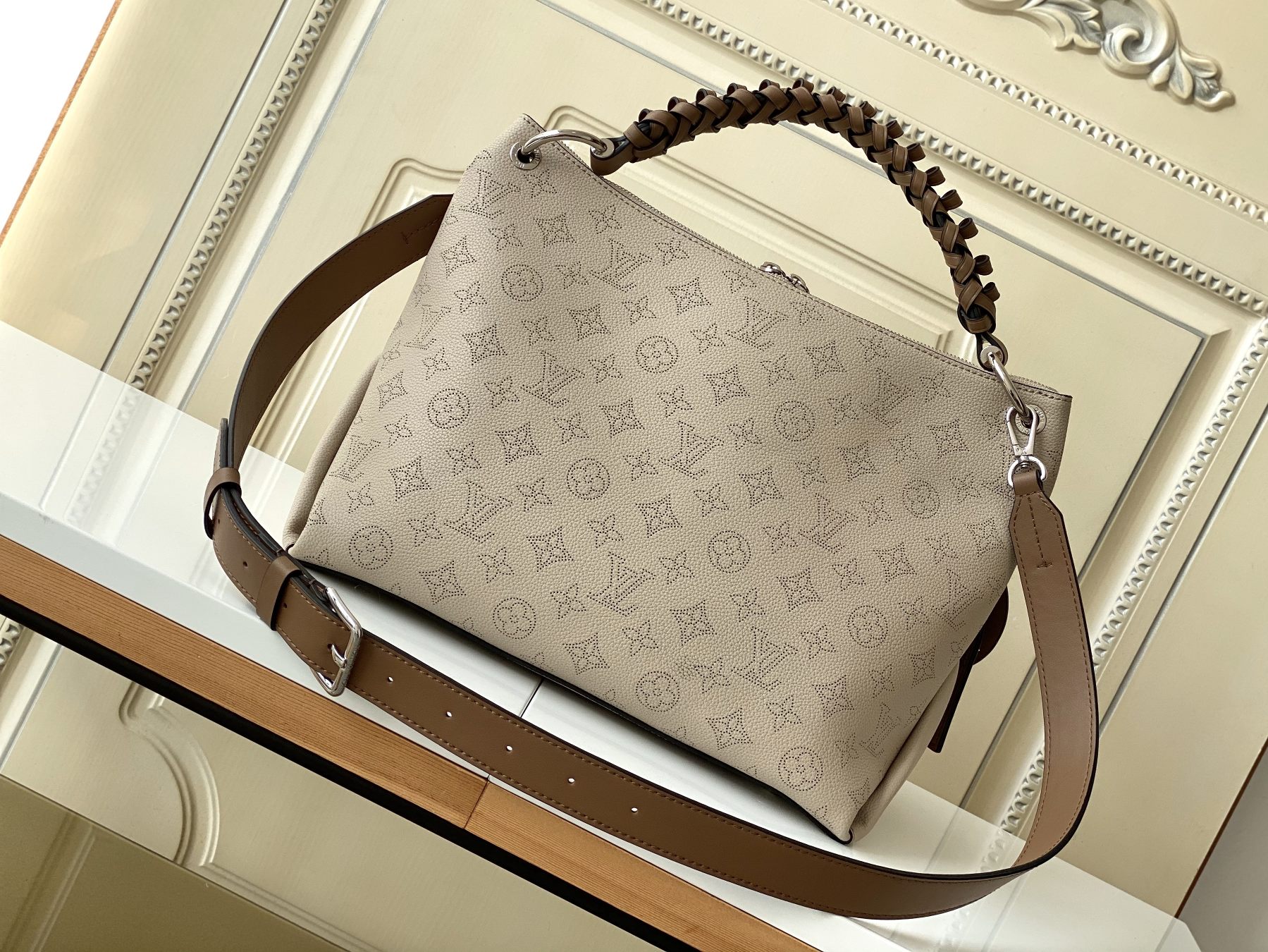 Louis Vuitton Beaubourg Hobo MM - Image 3
