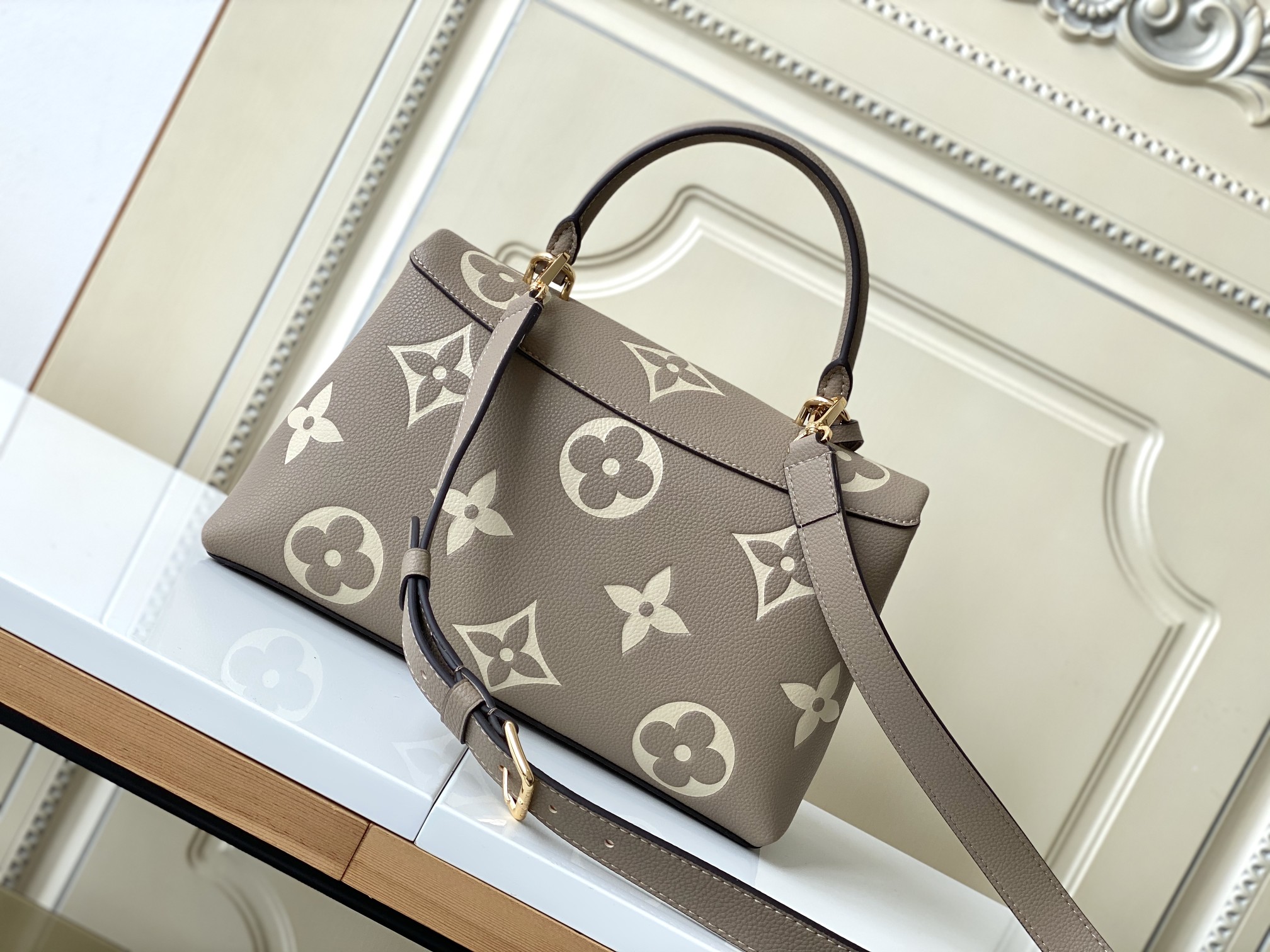 Louis Vuitton Madeleine Medium Handbag - Image 3