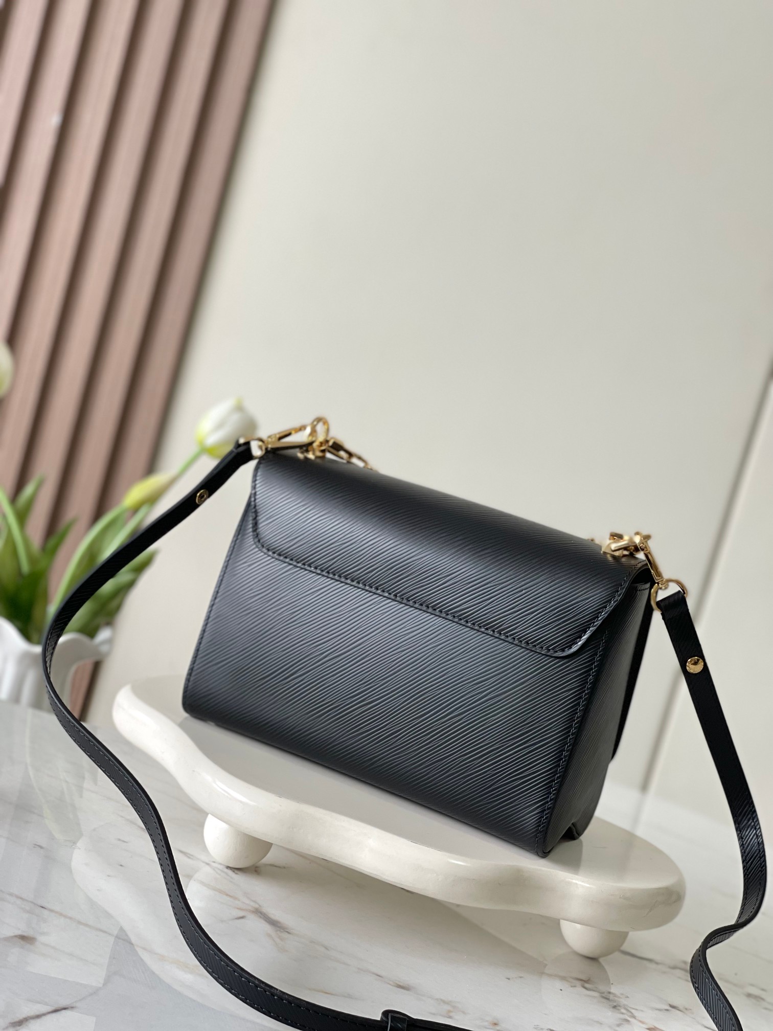 Louis Vuitton Twist Medium Shoulder Bag M20834 - Image 3