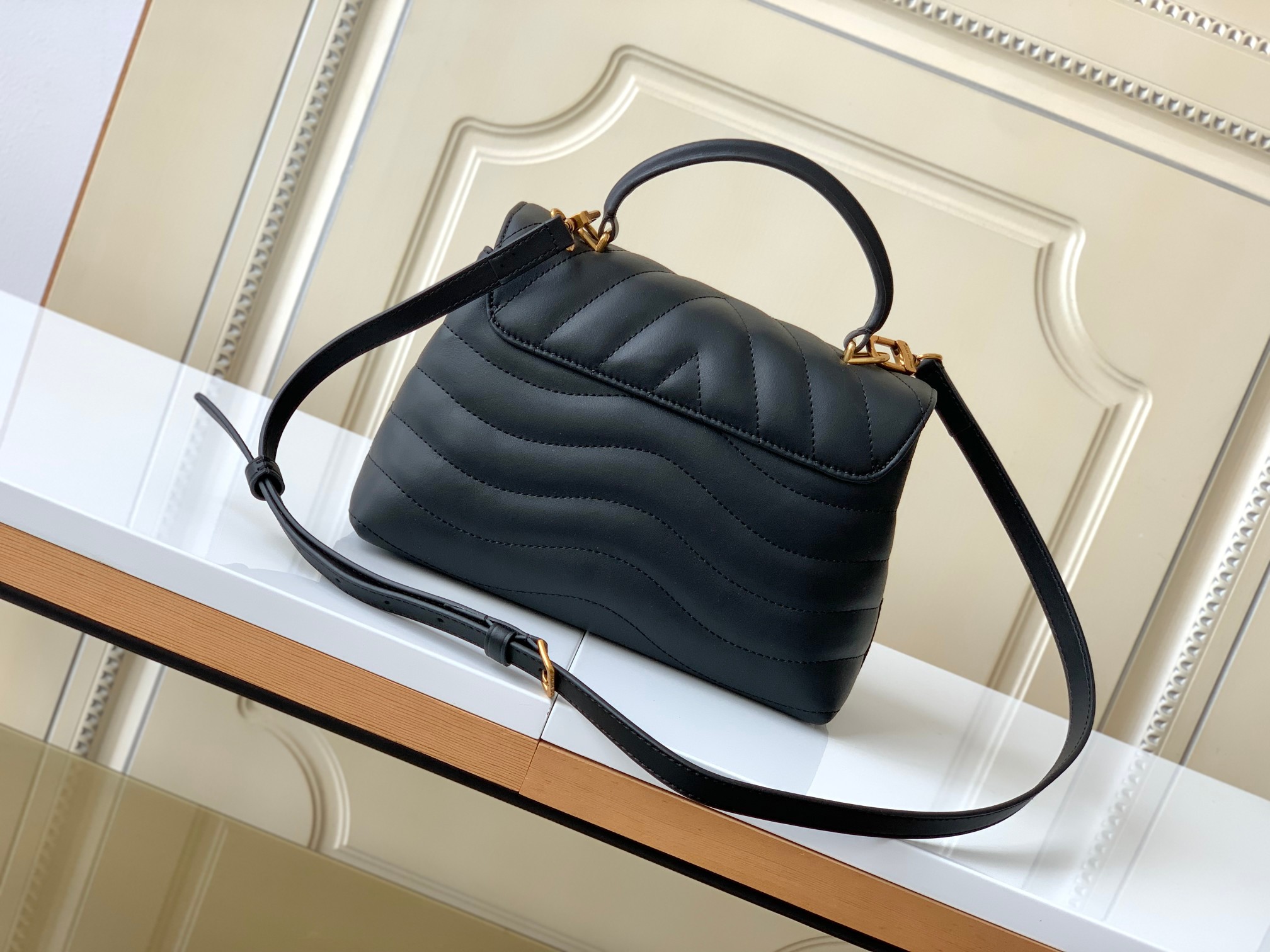 Louis Vuitton Hold Me New Wave Handbag - Image 3