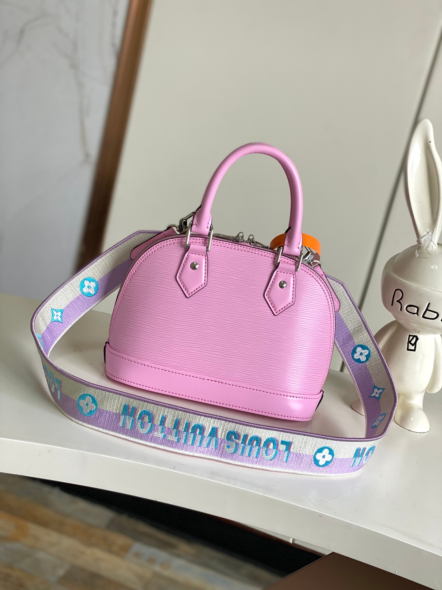 Louis Vuitton Alma BB Handbag in Epi Leather - Image 3