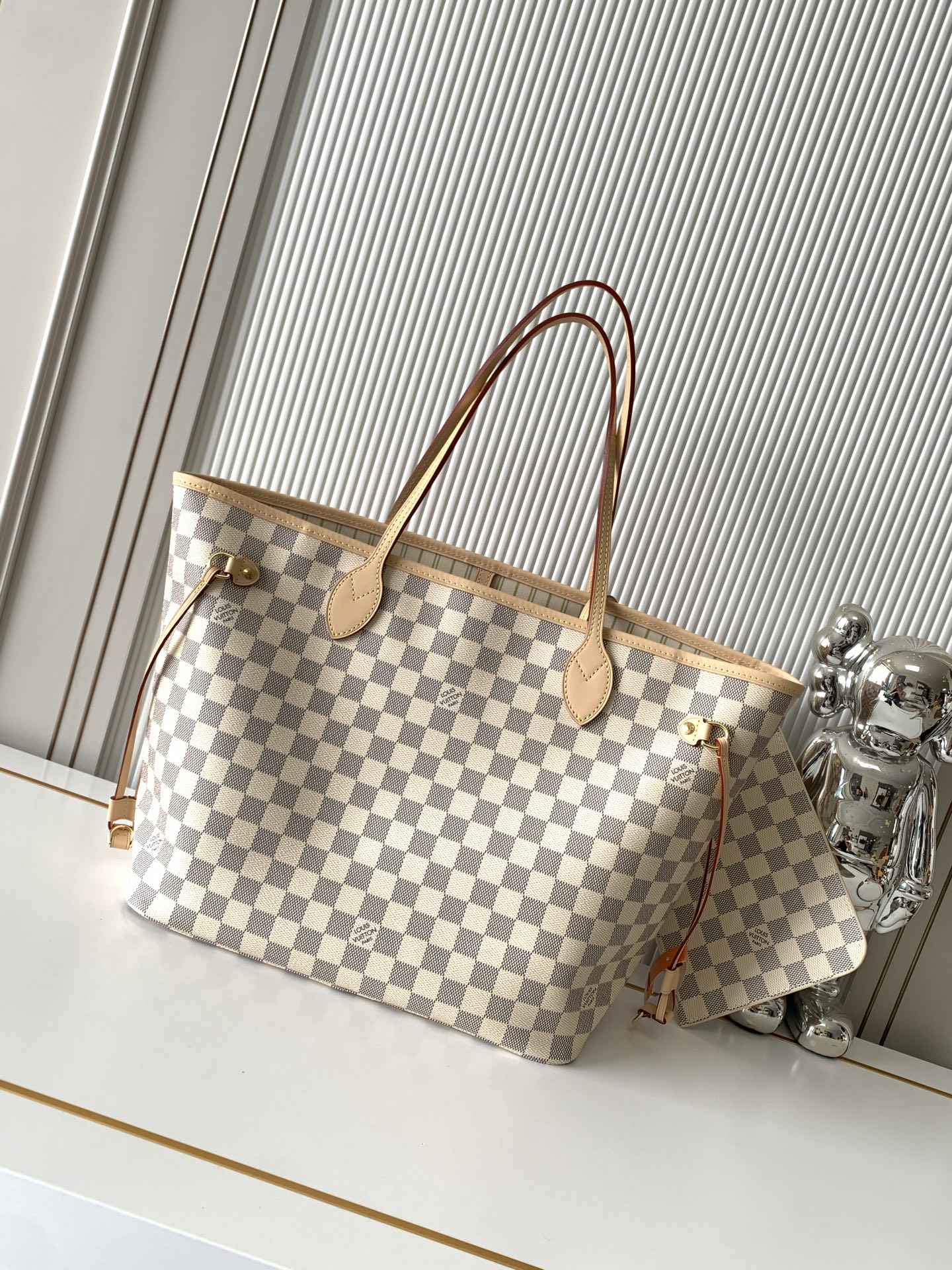 Louis Vuitton Neverfull Medium Tote Bag - Image 3