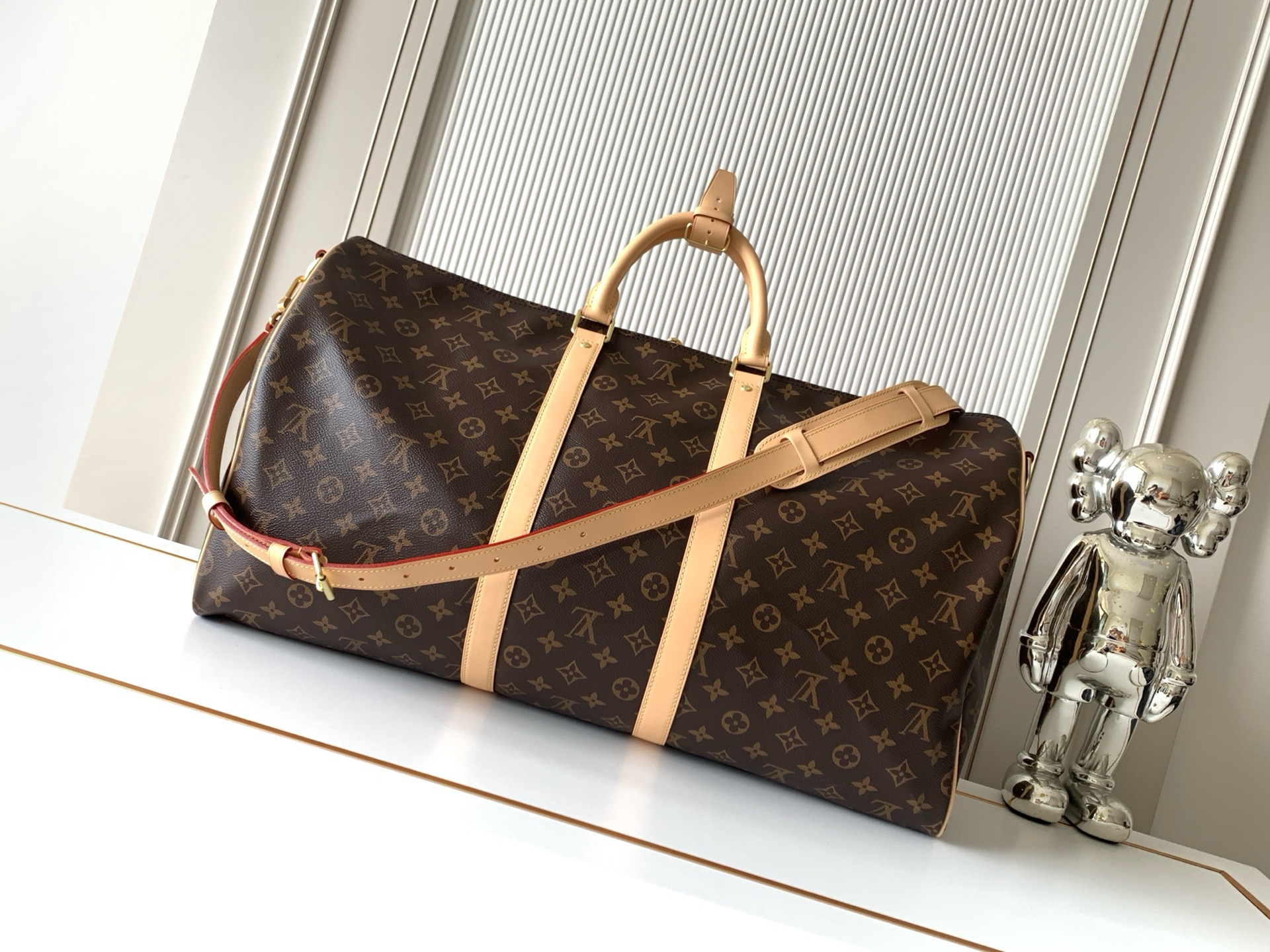 Louis Vuitton Keepall Bandouliere 55 Monogram Travel Bag - Image 3