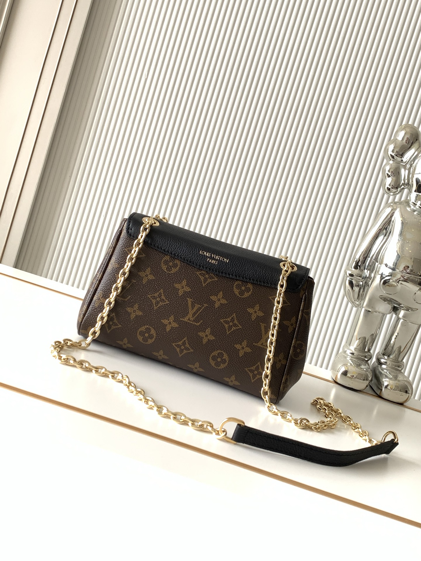 Louis Vuitton Saint-Germain BB Handbag - Image 3