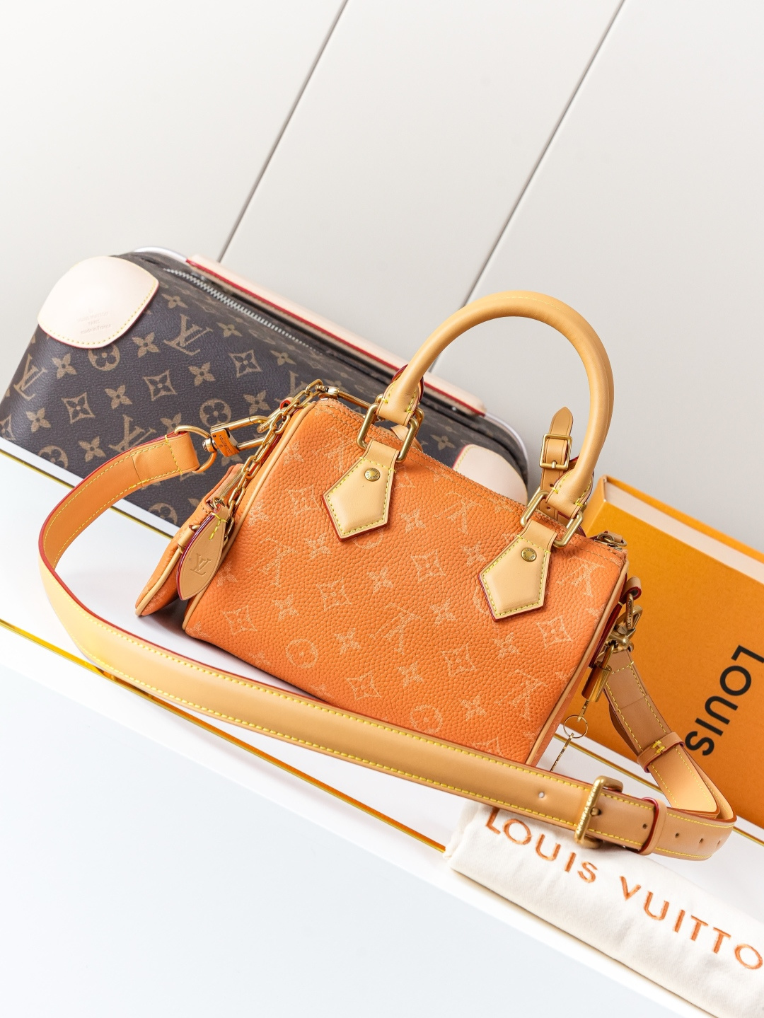 Louis Vuitton Speedy Bandoulière 20 Bag in Orange - Image 3