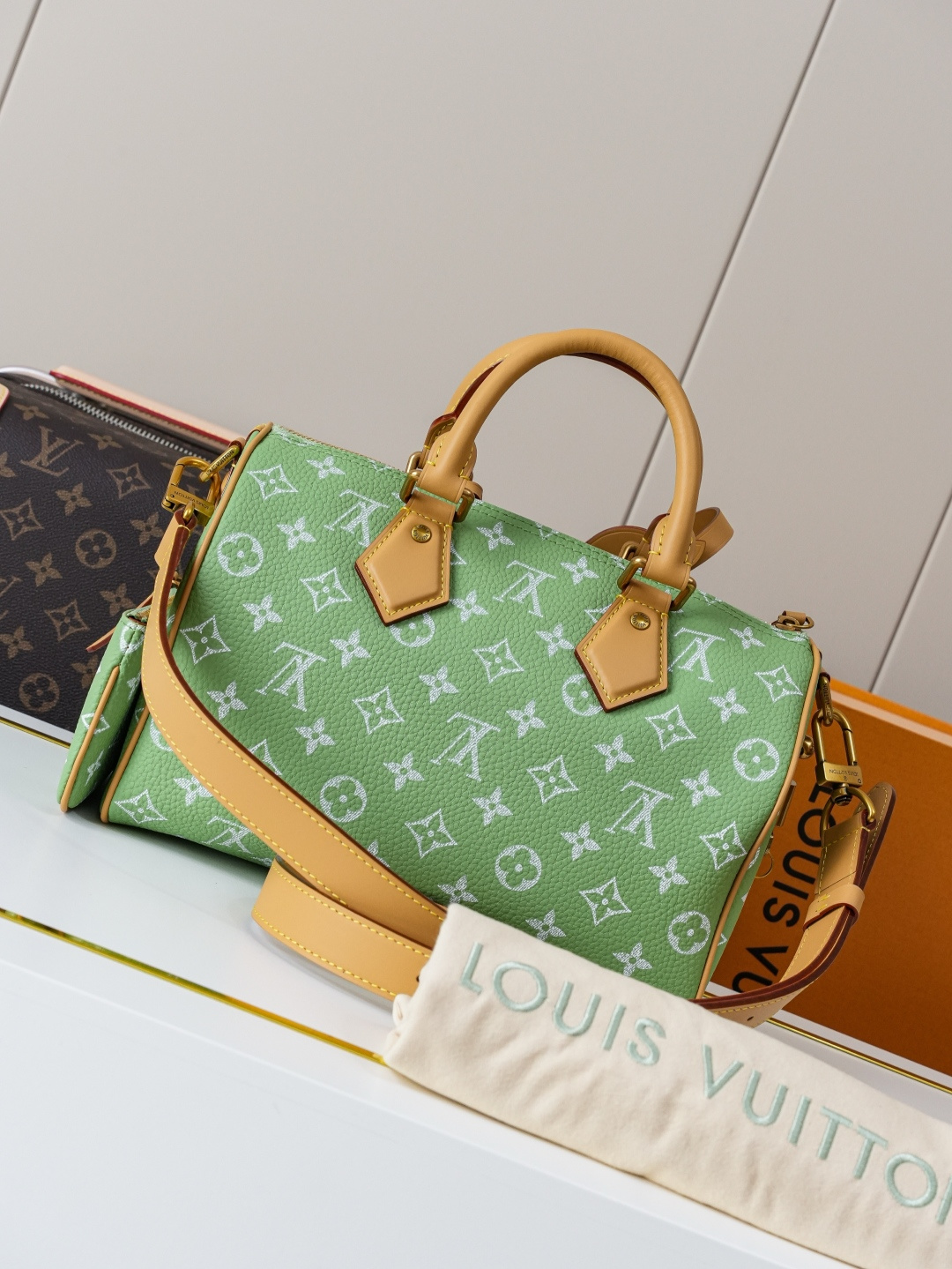 Louis Vuitton Speedy Bandoulière 25 Monogram Leather Handbag - Grass Green - Image 3