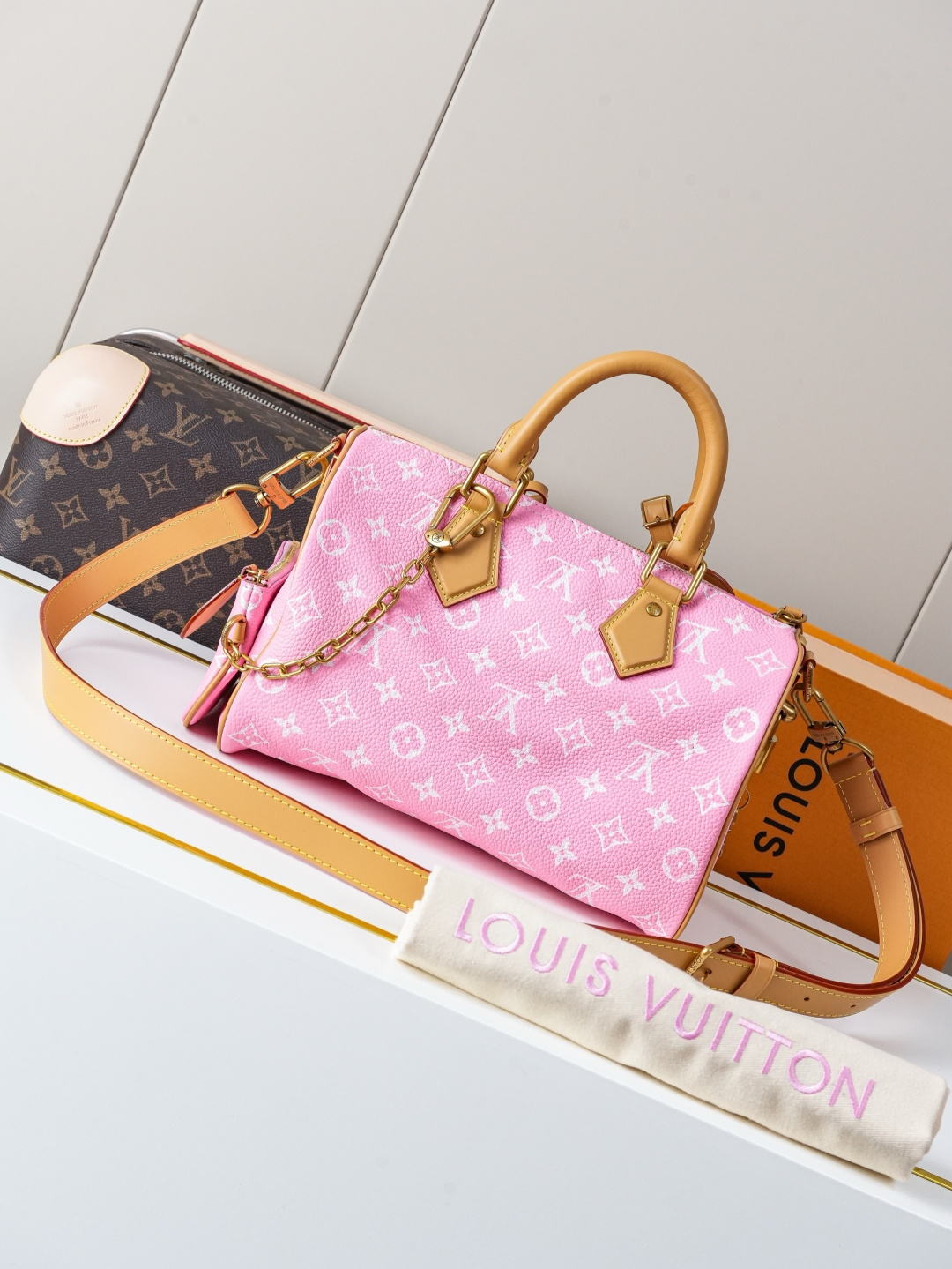 Speedy Bandoulière 25 Monogram Leather Handbag - Image 3