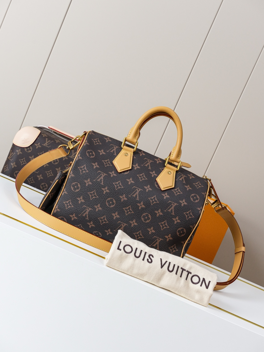 Louis Vuitton Speedy Bandoulière 30 Monogram Handbag - Image 3