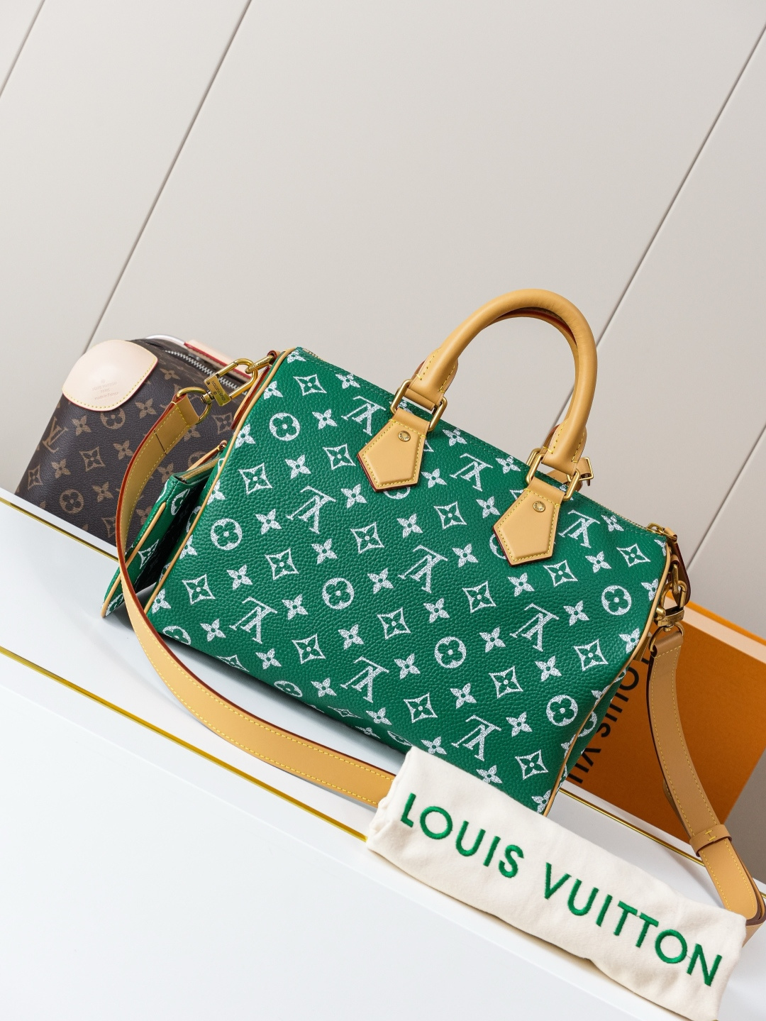 Louis Vuitton Speedy Bandouliere 30 Monogram Leather Handbag - Image 3