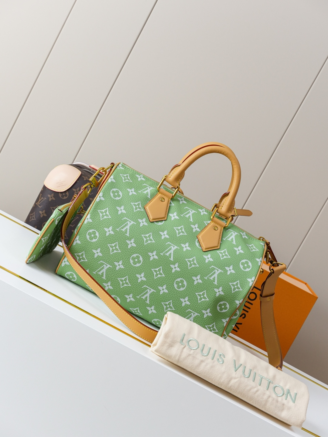 Louis Vuitton Speedy Bandouliere 30 Handbag - Grass Green - Image 3