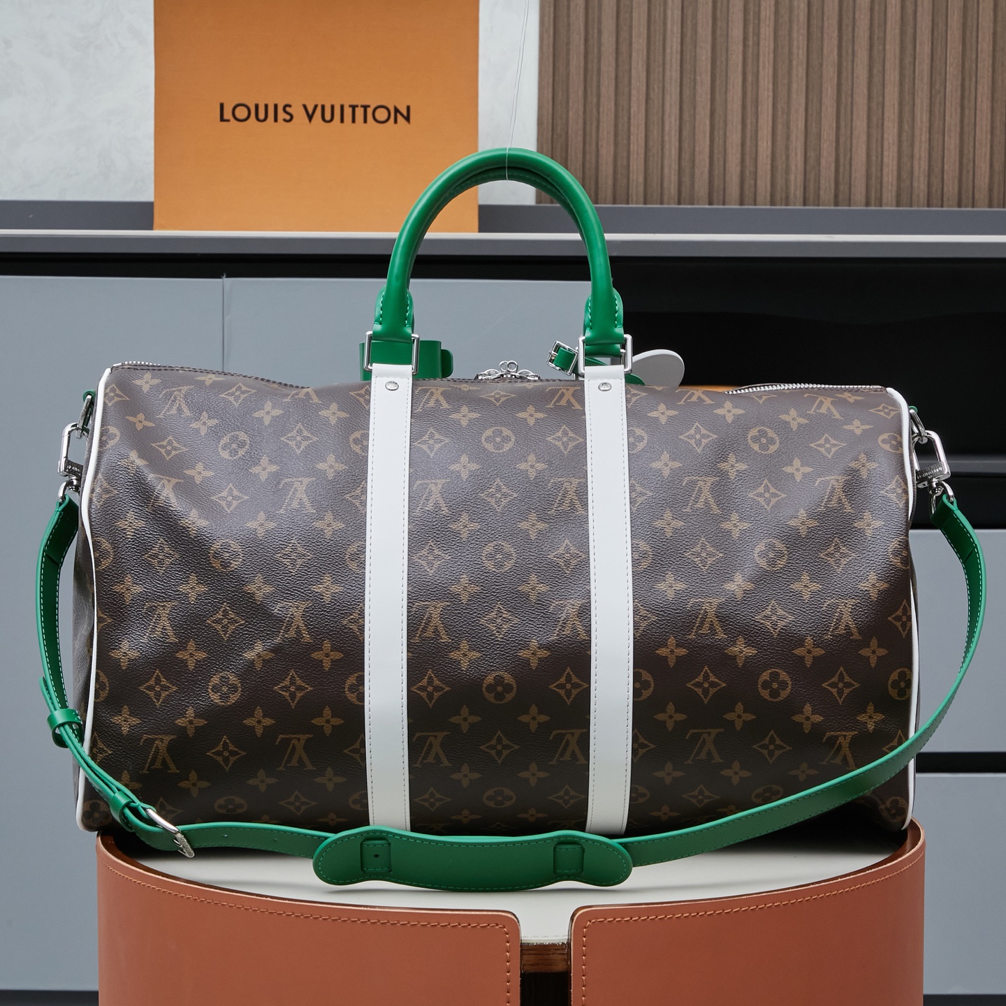 Louis Vuitton Keepall Bandoulière 50 Travel Bag - Image 3