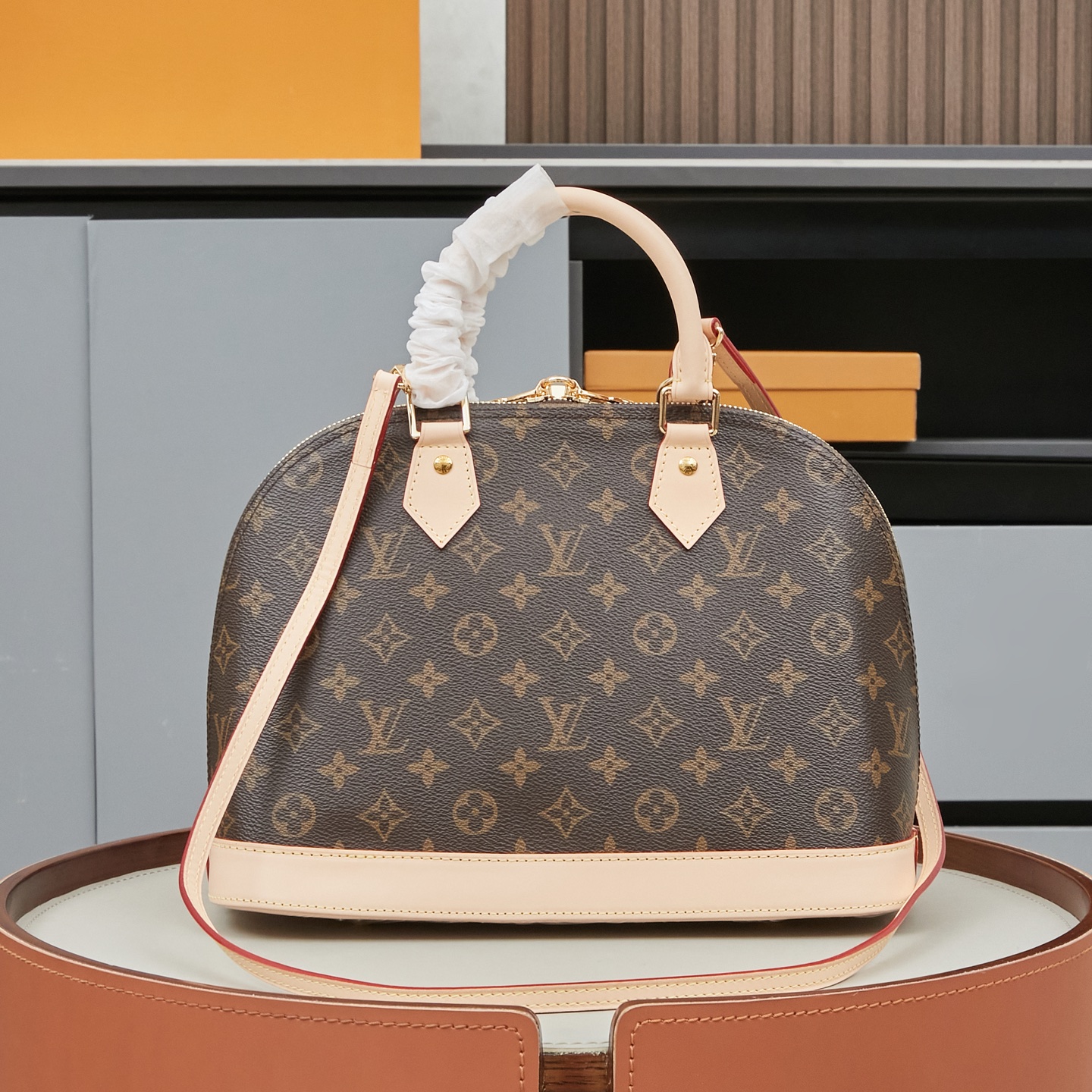 Louis Vuitton Alma Handbag M53151 in Monogram Canvas - Image 3