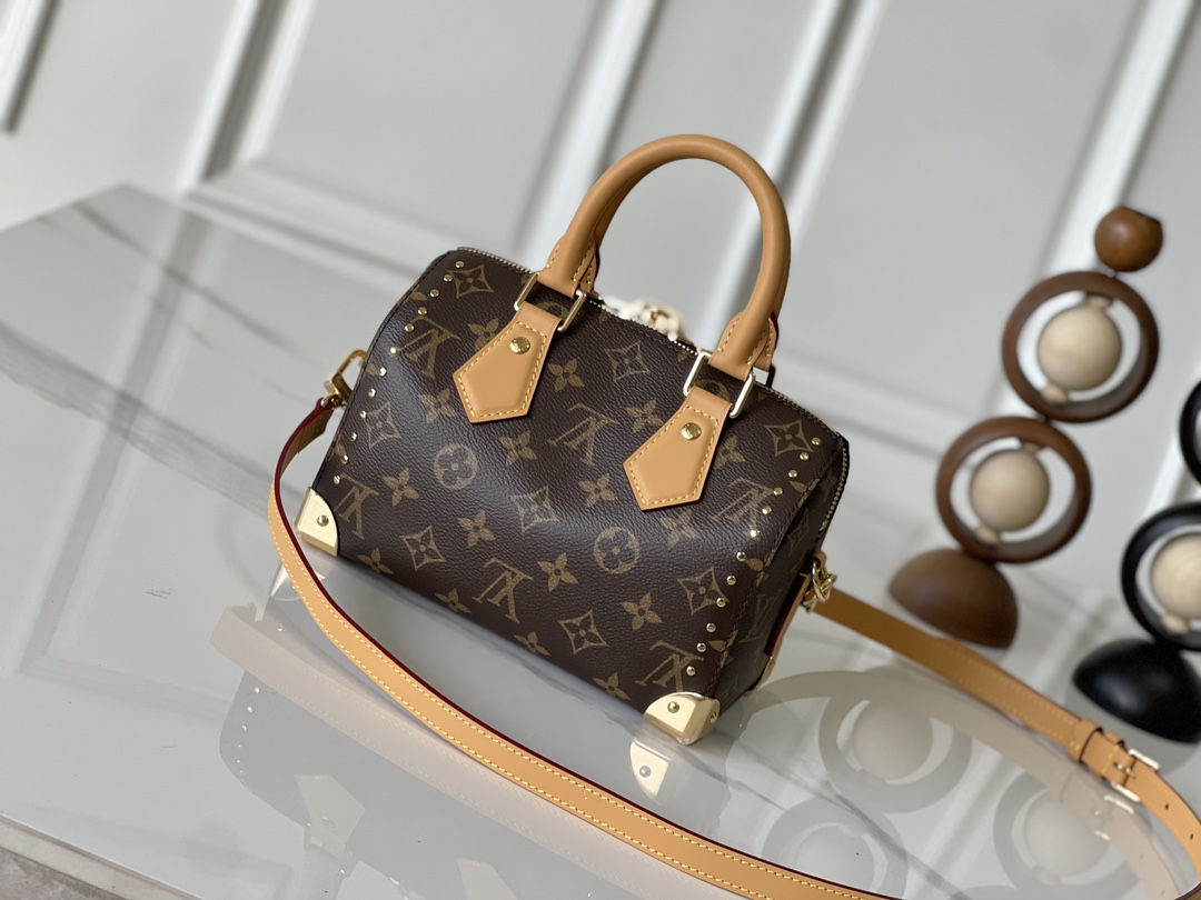 Louis Vuitton M13146 Studded Crossbody Bag - Image 3