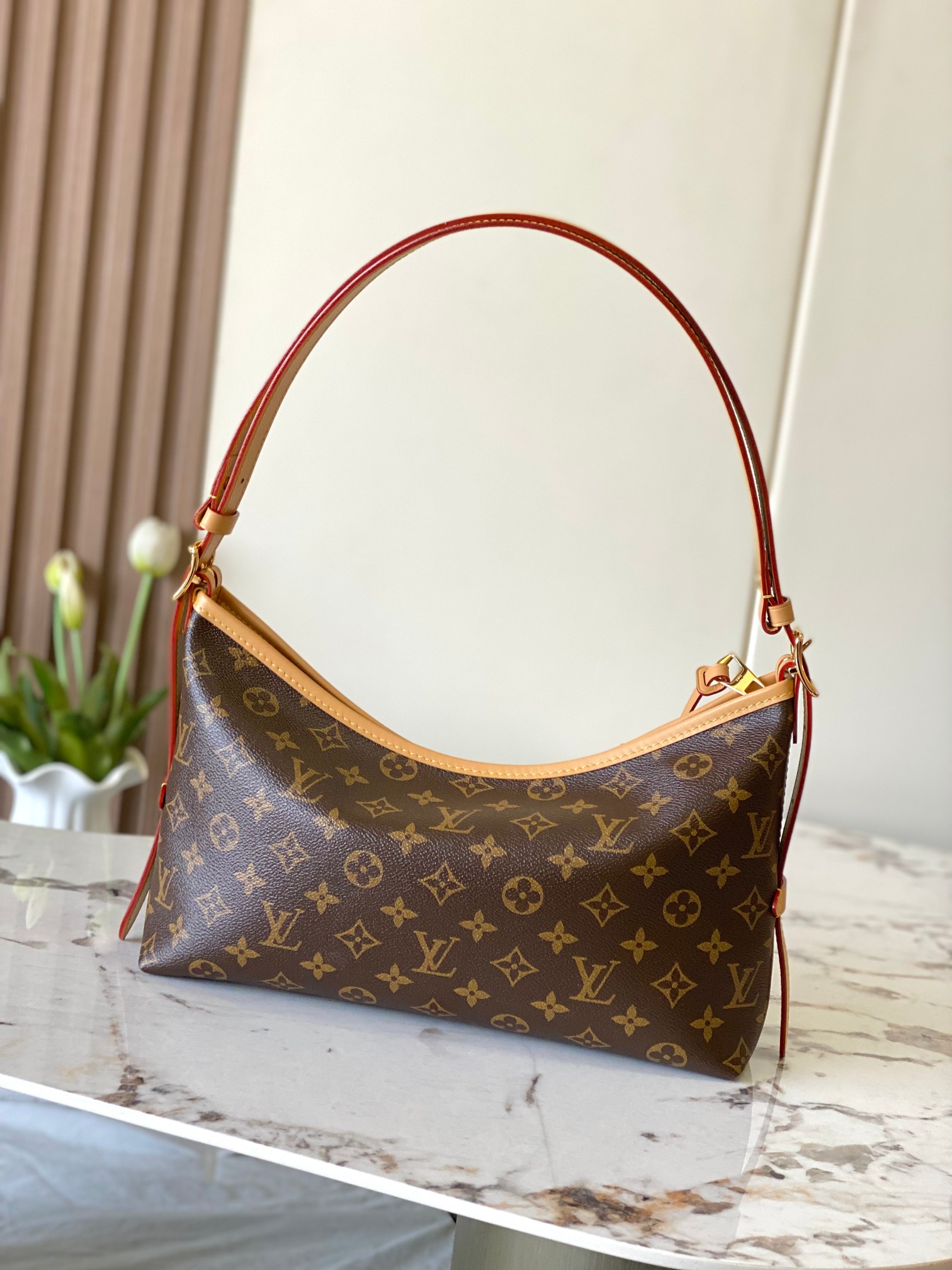 Louis Vuitton CarryAll EastWest Handbag in Monogram Canvas and Leather - Image 3