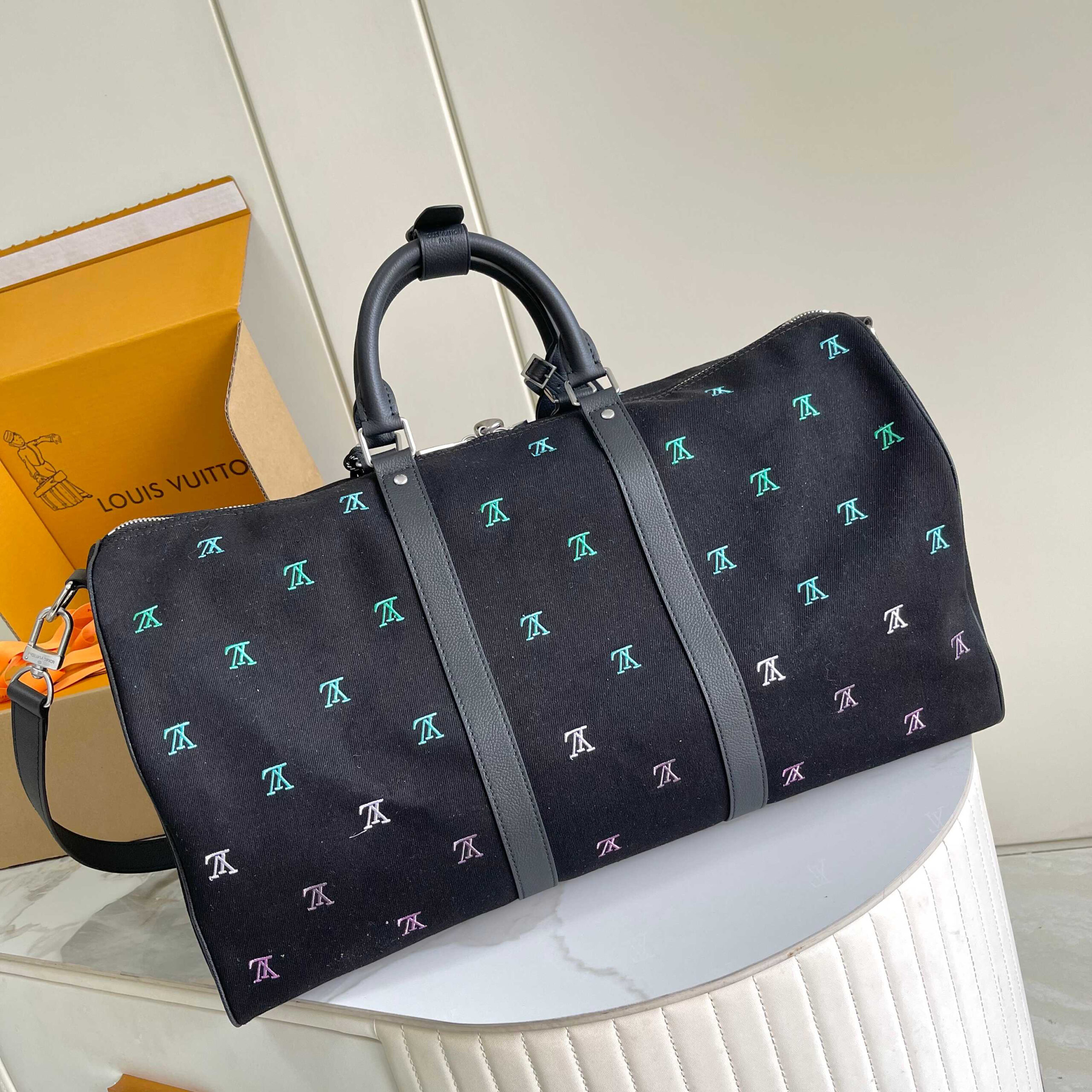 Louis Vuitton Keepall Bandoulière 50 Travel Bag in LV Blason Denim - Image 3