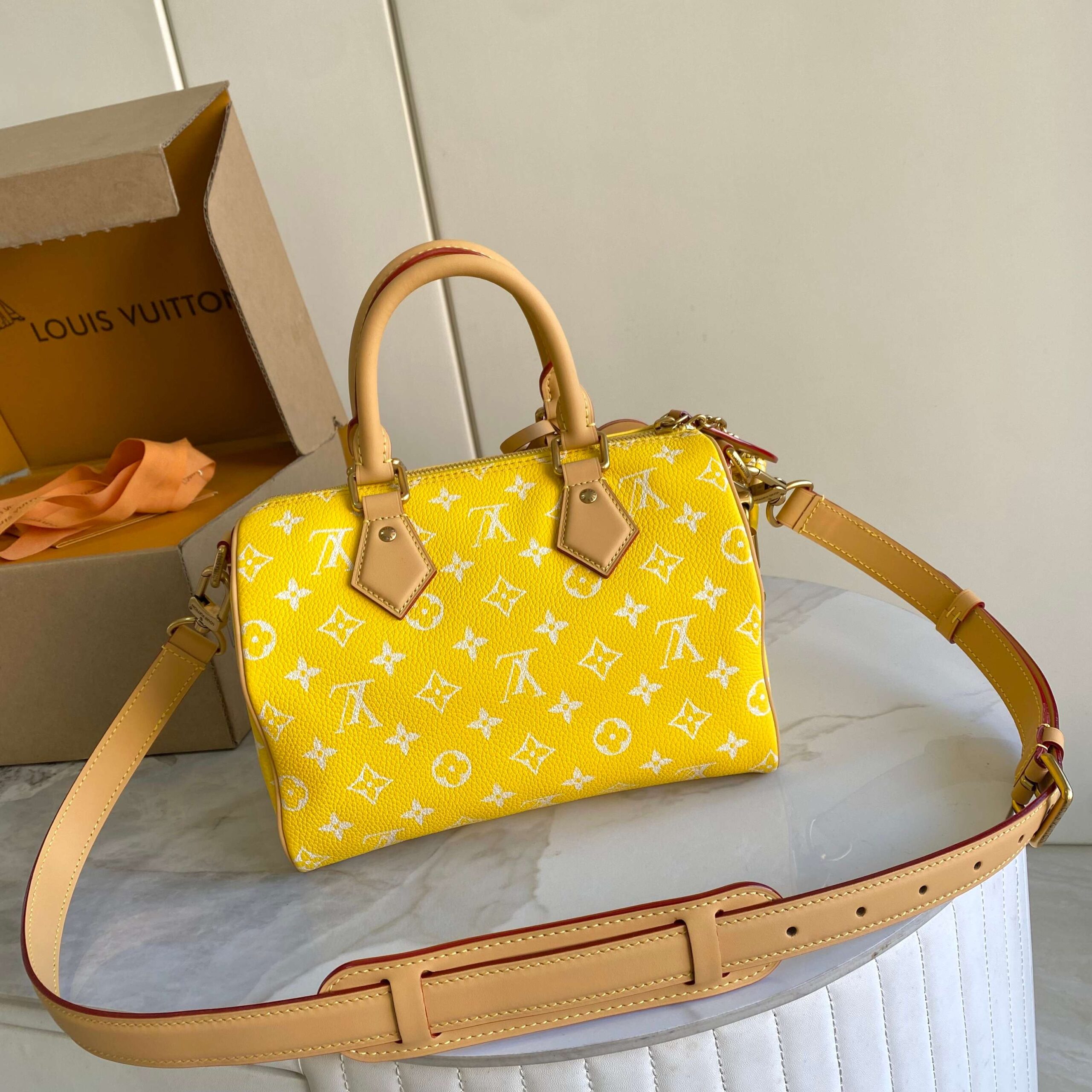 Speedy Bandoulière 25 Monogram Leather Shoulder Bag - Image 3