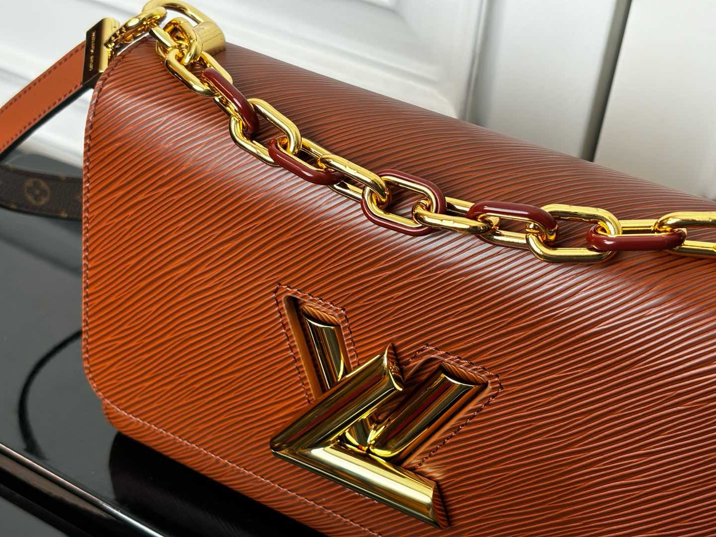 Louis Vuitton Twist MM Slim Crossbody Bag in Brown Epi Leather - Image 3
