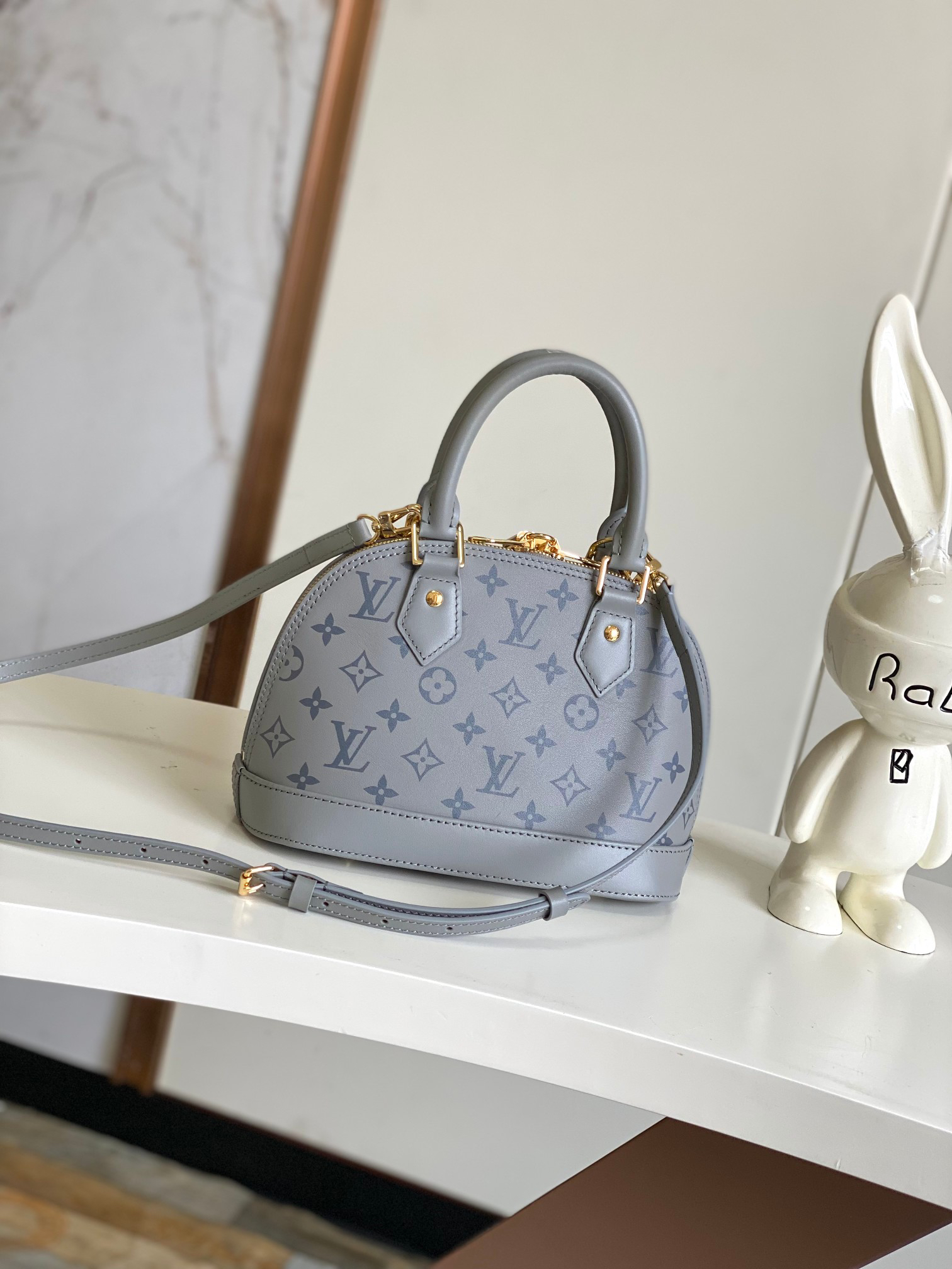 Louis Vuitton Alma BB Monogram Ink Handbag - Image 3