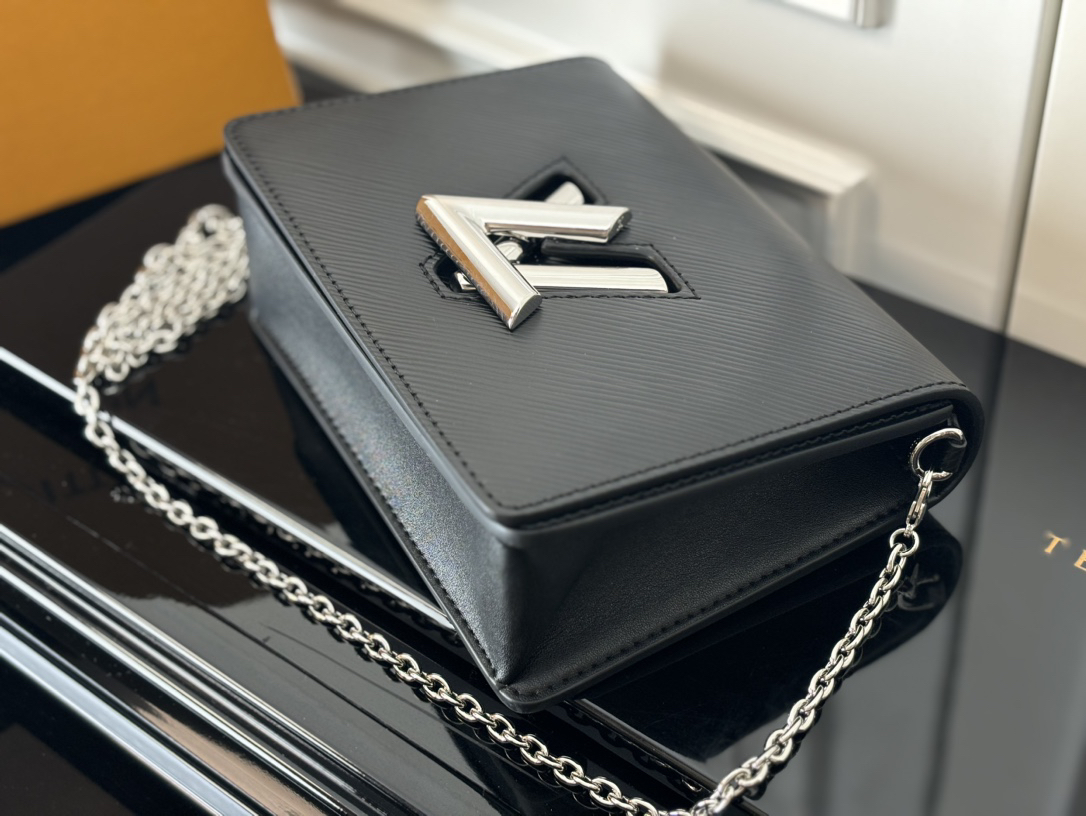 Louis Vuitton Twist Belt Chain Bag - Image 3
