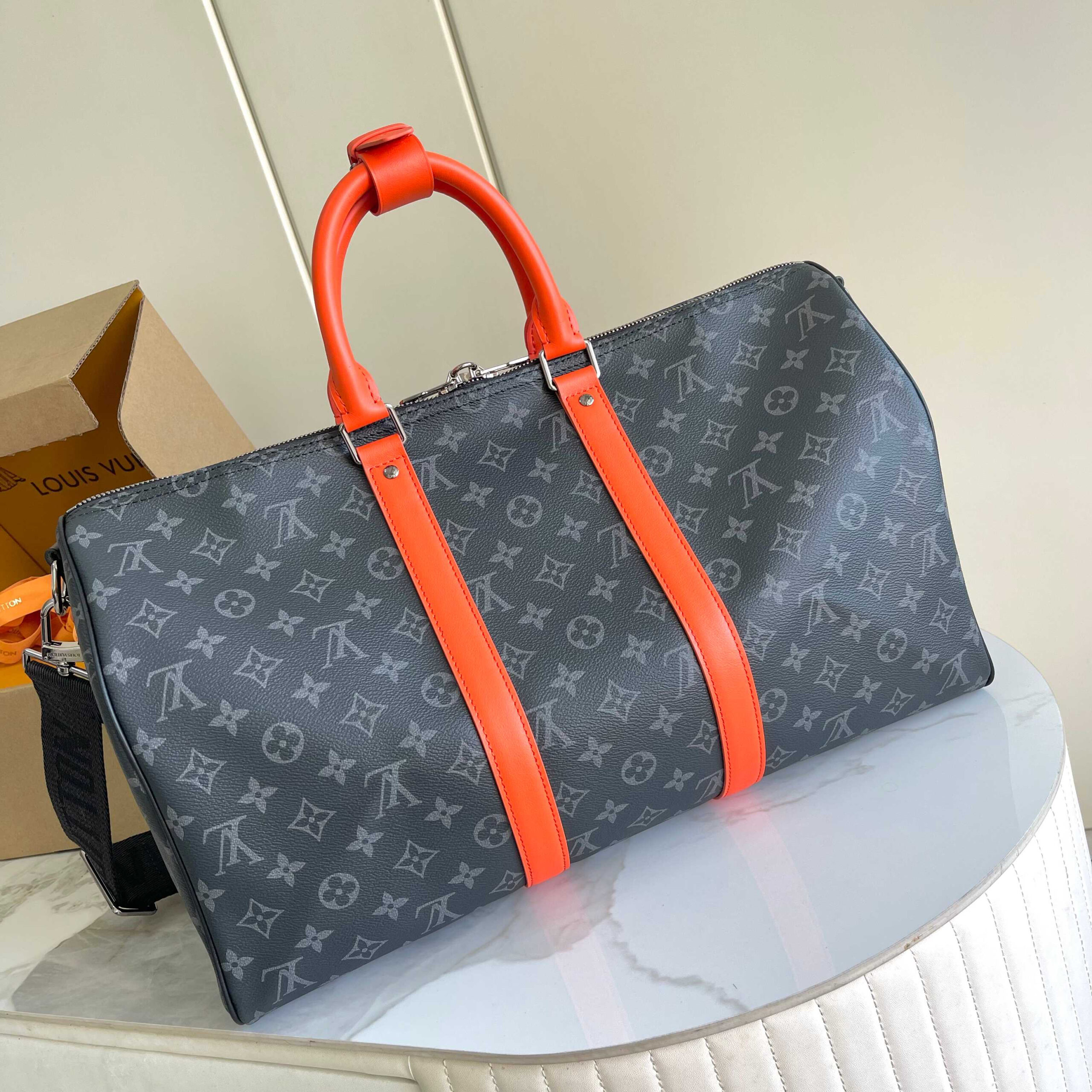 Louis Vuitton Keepall Bandoulière 45 Travel Bag in Monogram Eclipse Canvas - Image 3