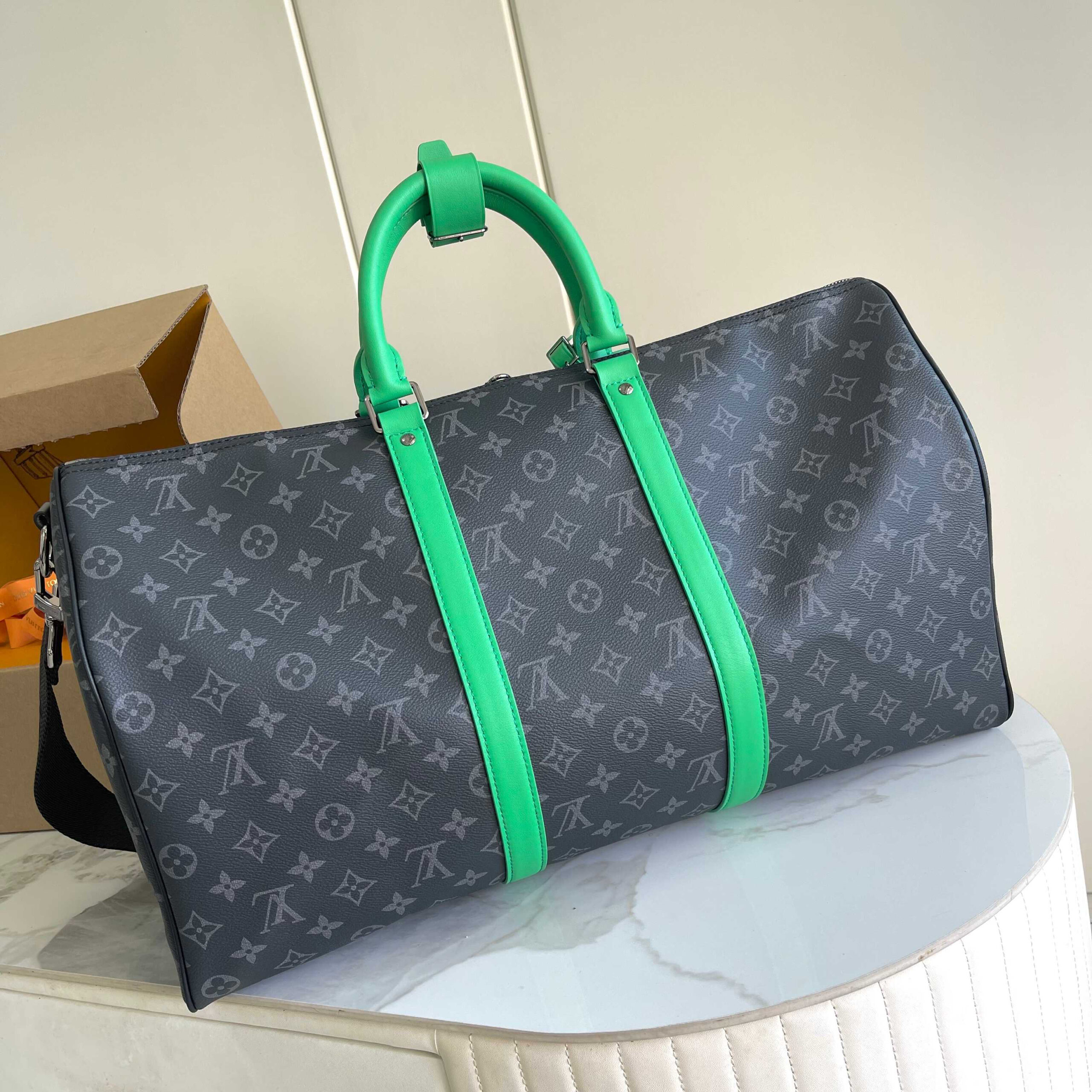 Louis Vuitton Keepall Bandoulière 50 Travel Bag in Monogram Eclipse Canvas - Image 3