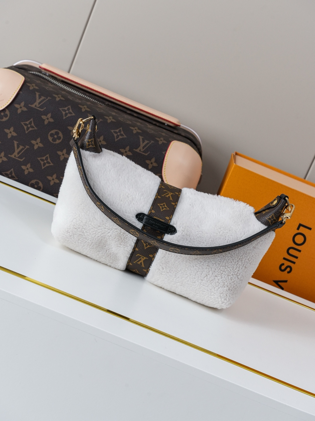 Louis Vuitton LV Ski Pochette Mia Wool Handbag - Image 3