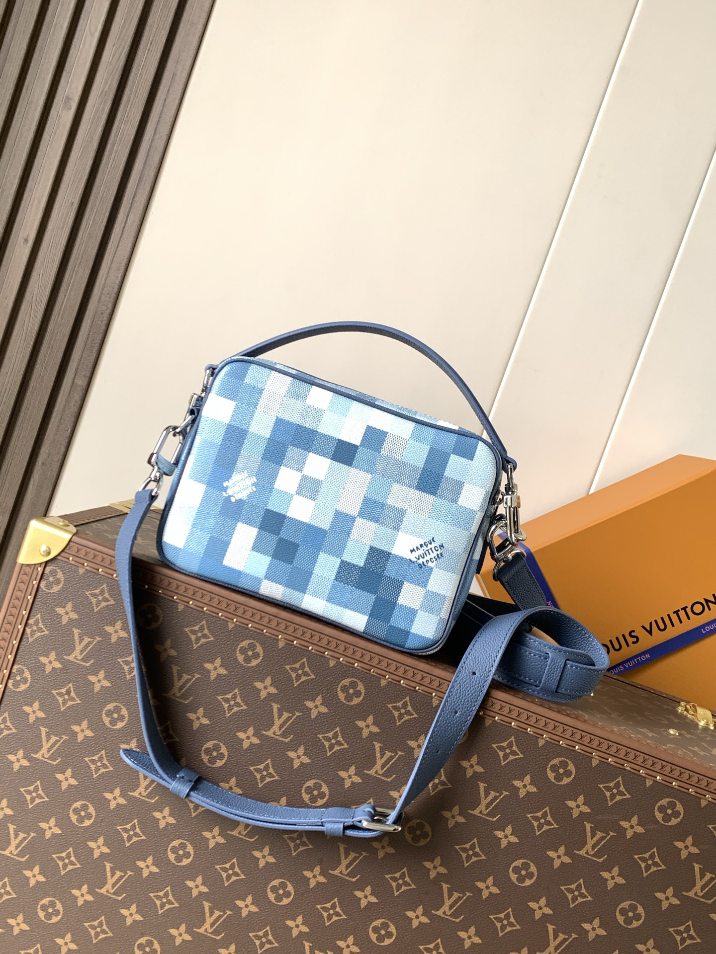 Louis Vuitton Nil M28606 Damoflage Crossbody Bag - Image 3
