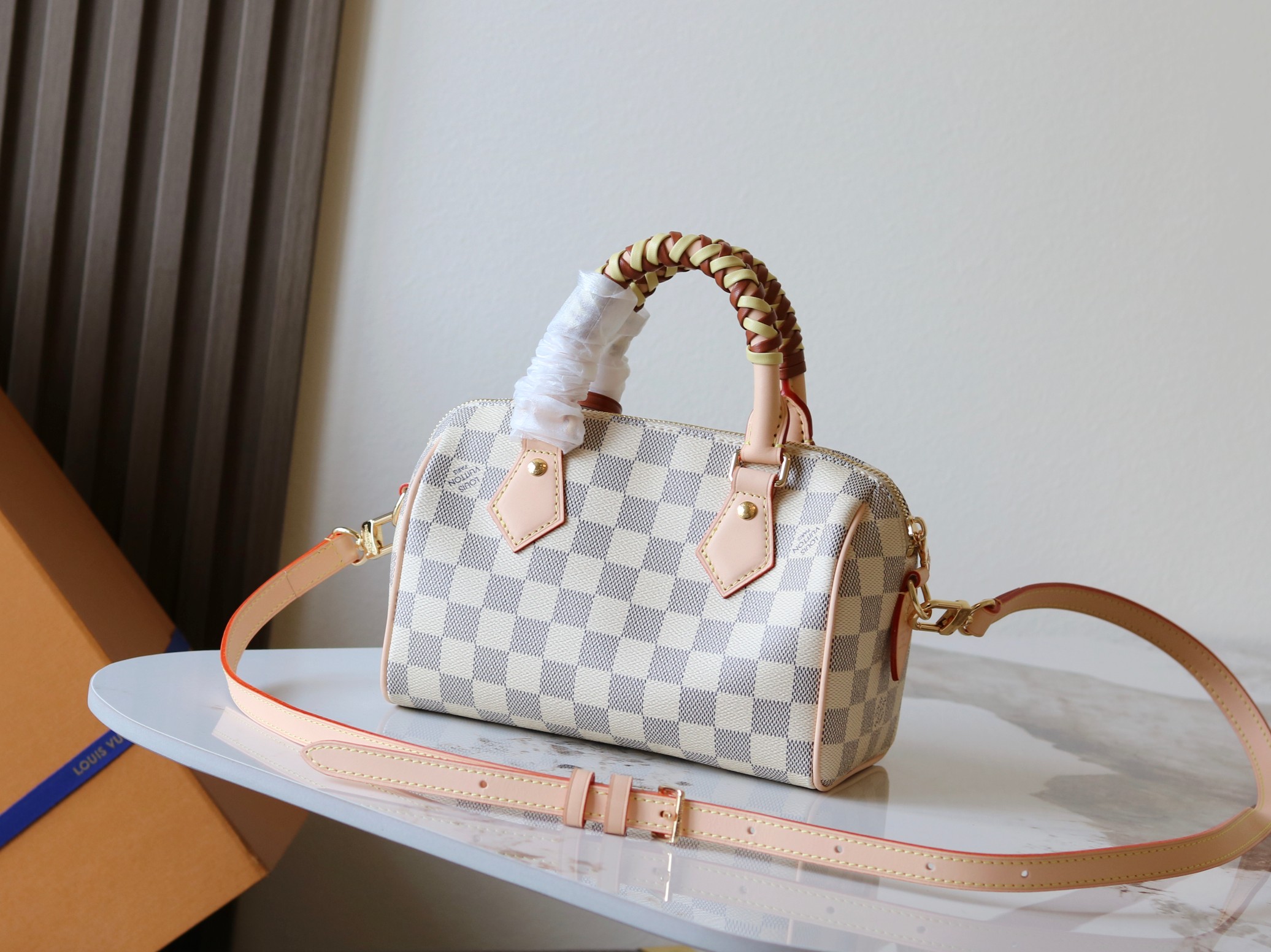 Louis Vuitton Speedy Bandoulière 20 Crossbody Bag - Image 3