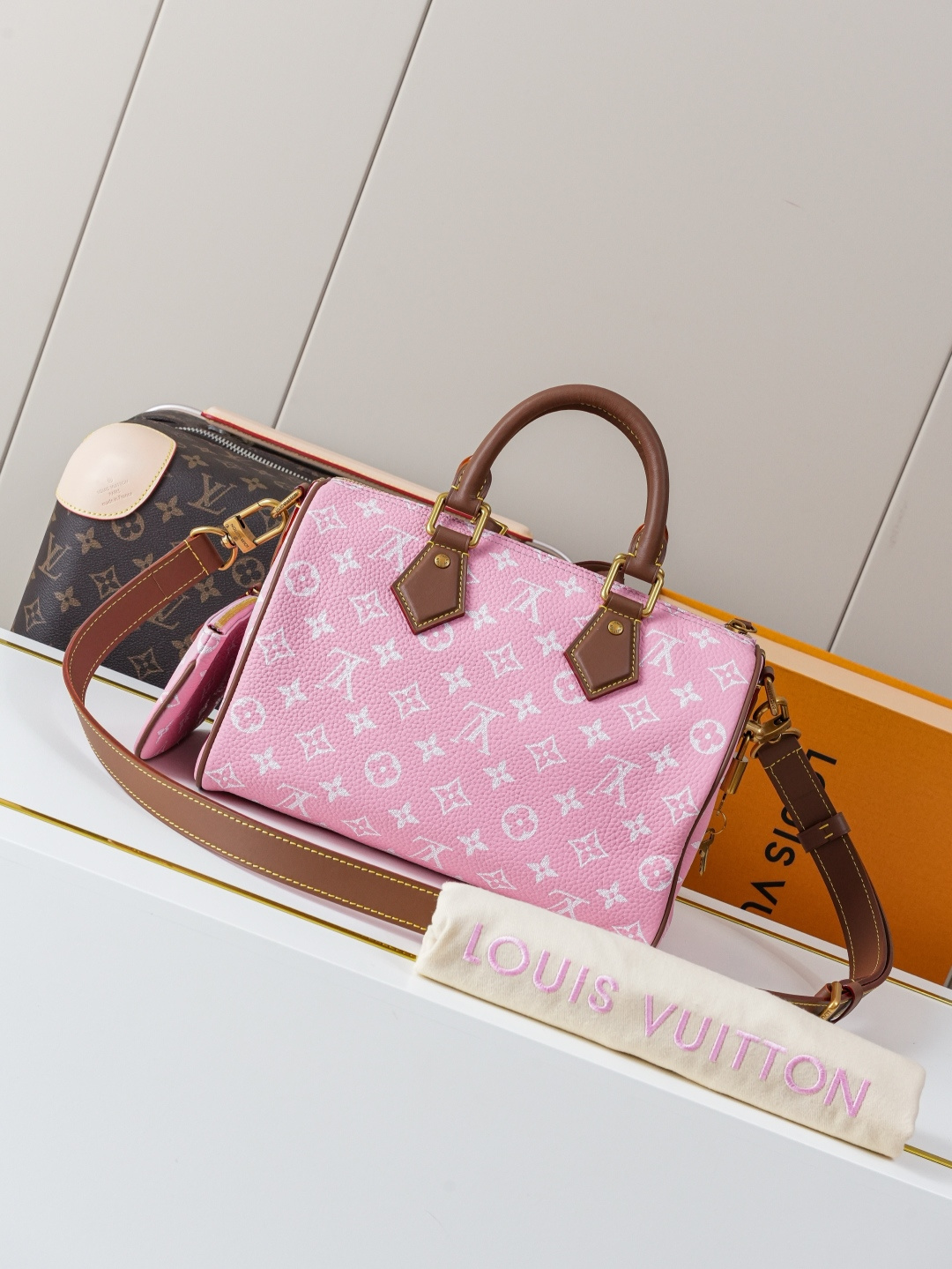 Louis Vuitton Speedy Bandouliere 25 Monogram Leather Crossbody Bag - Image 3