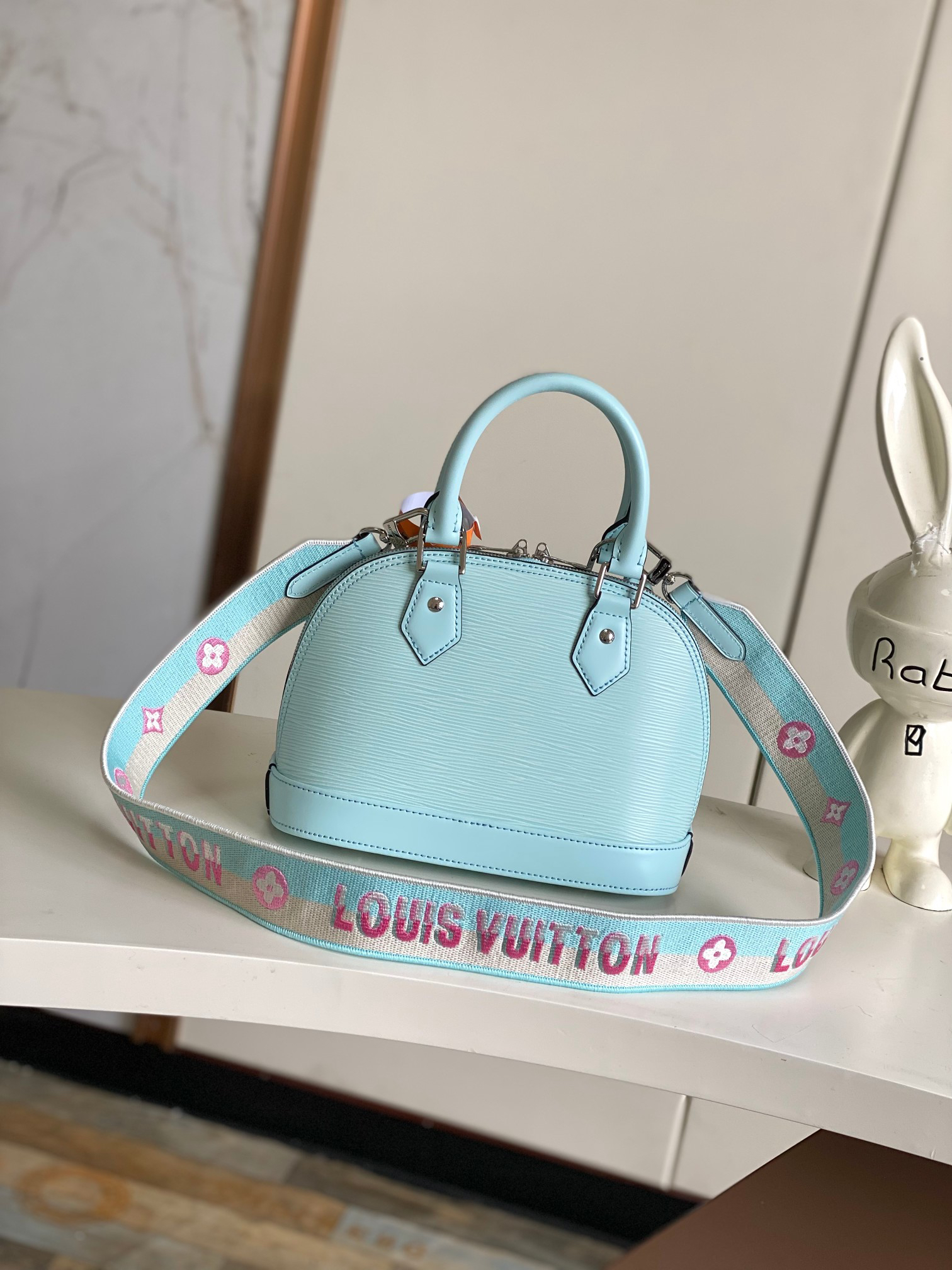 Louis Vuitton Alma BB Handbag in Epi Leather - Image 3
