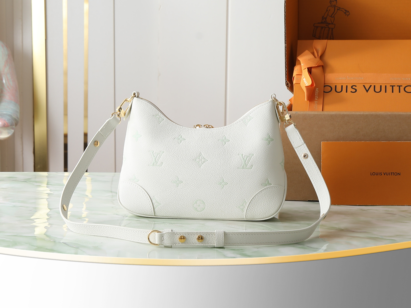 Louis Vuitton Boulogne PM Leather Crossbody Bag in Green and Cream - Image 3