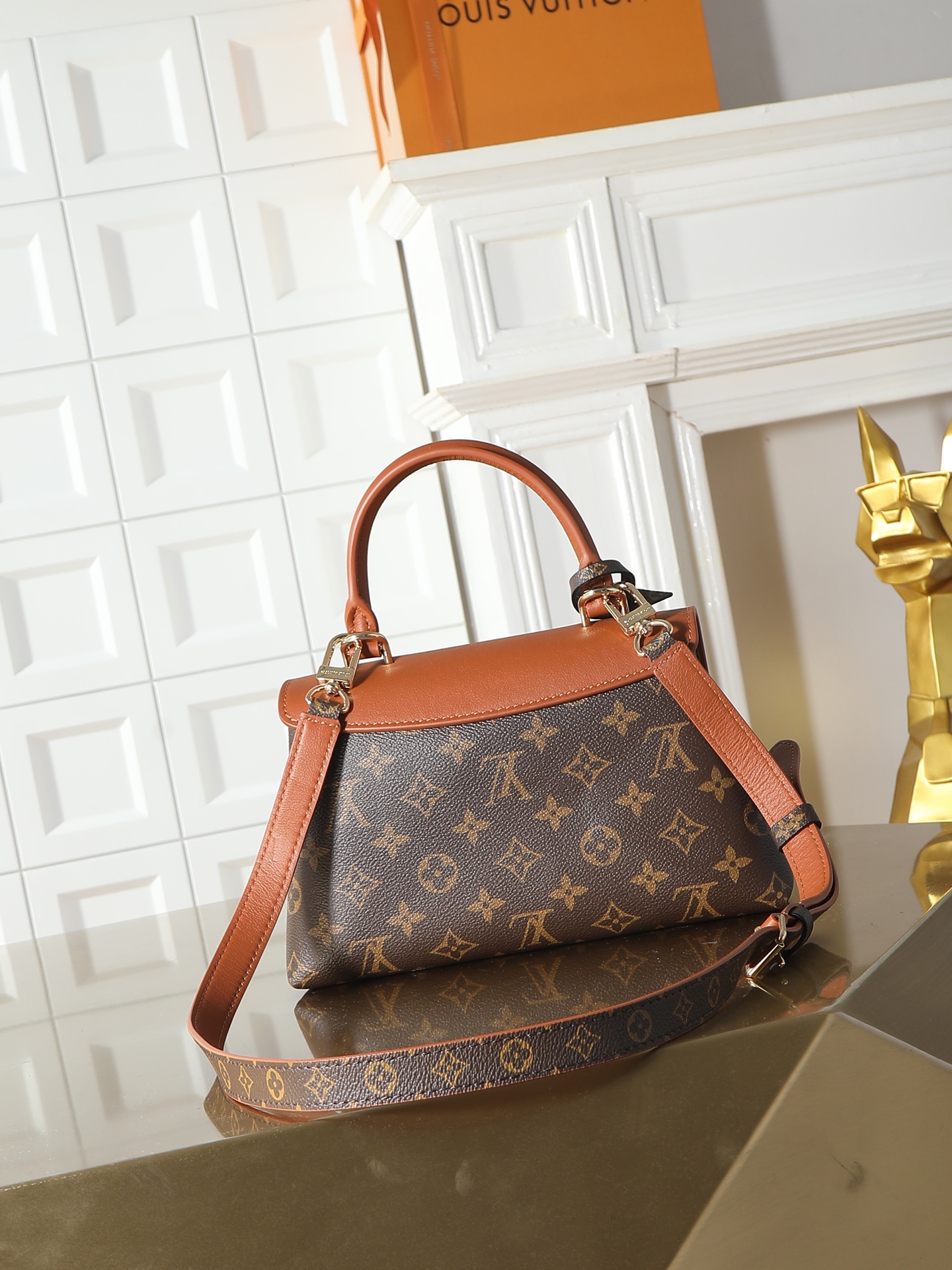Louis Vuitton Madeleine BB Monogram Crossbody Bag - Image 3