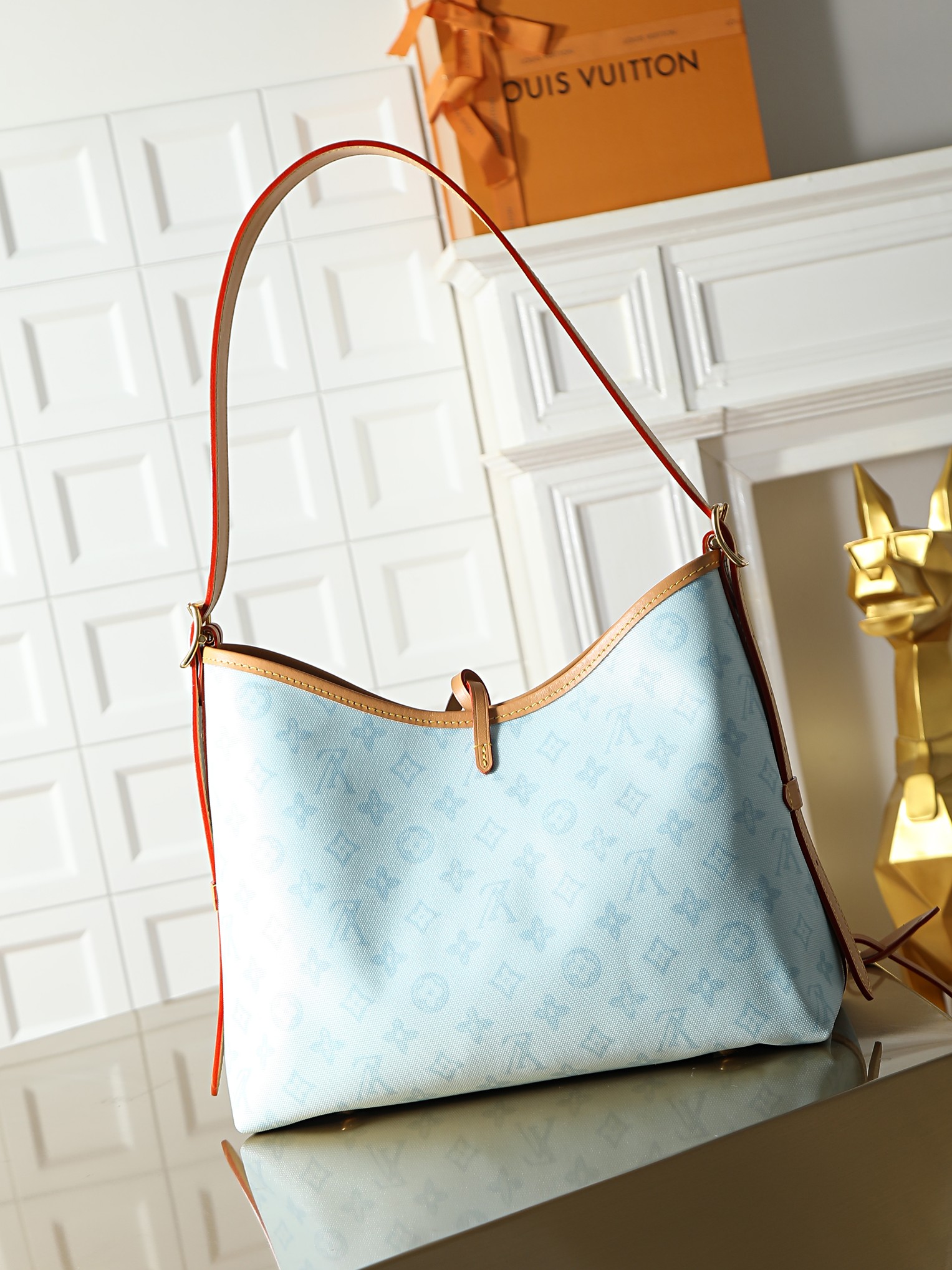 Louis Vuitton Carryall Small Handbag in Monogram Canvas - Image 3