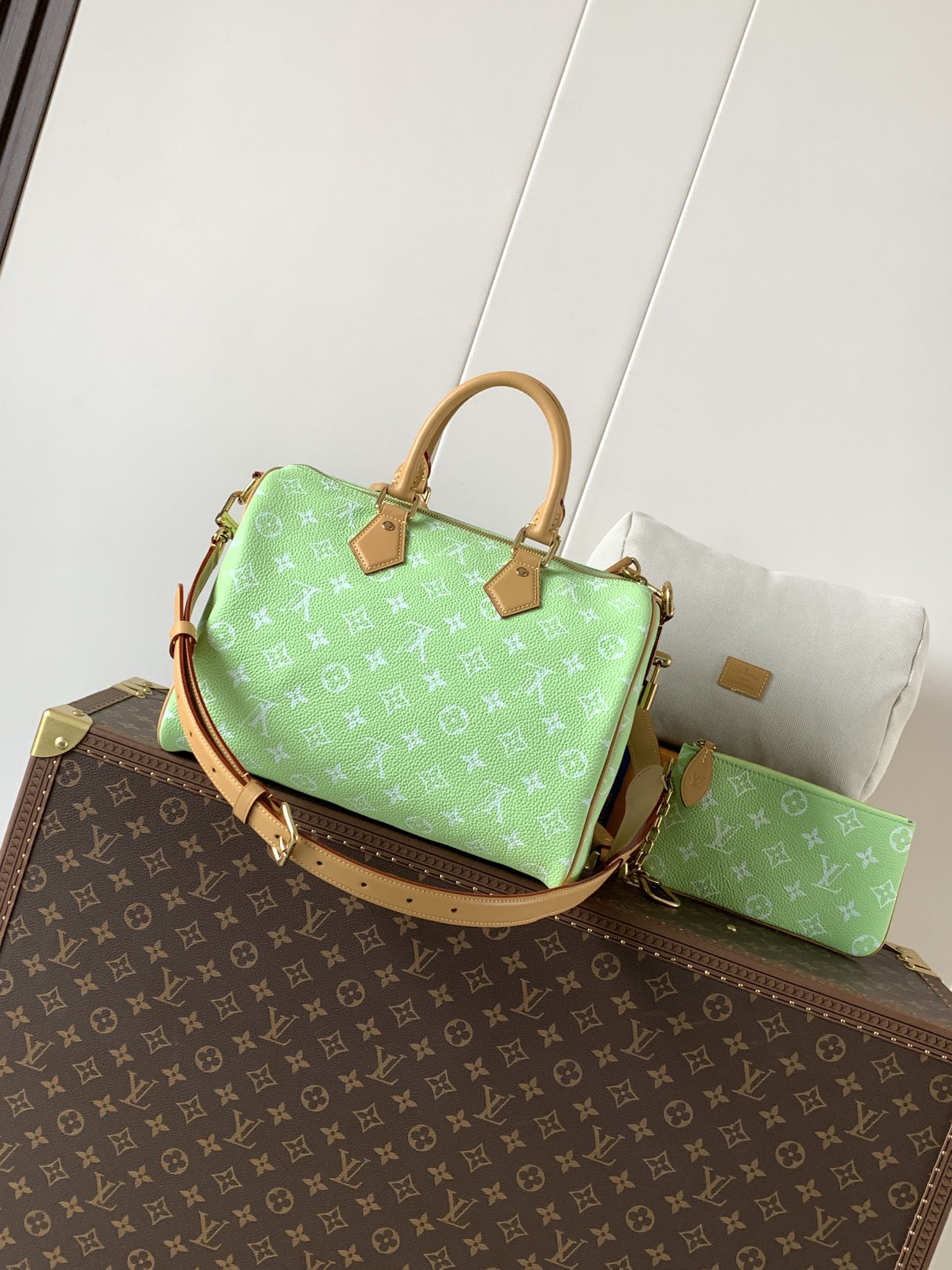Louis Vuitton Speedy P9 Bandouliere 30 Monogram Leather Handbag - Image 3