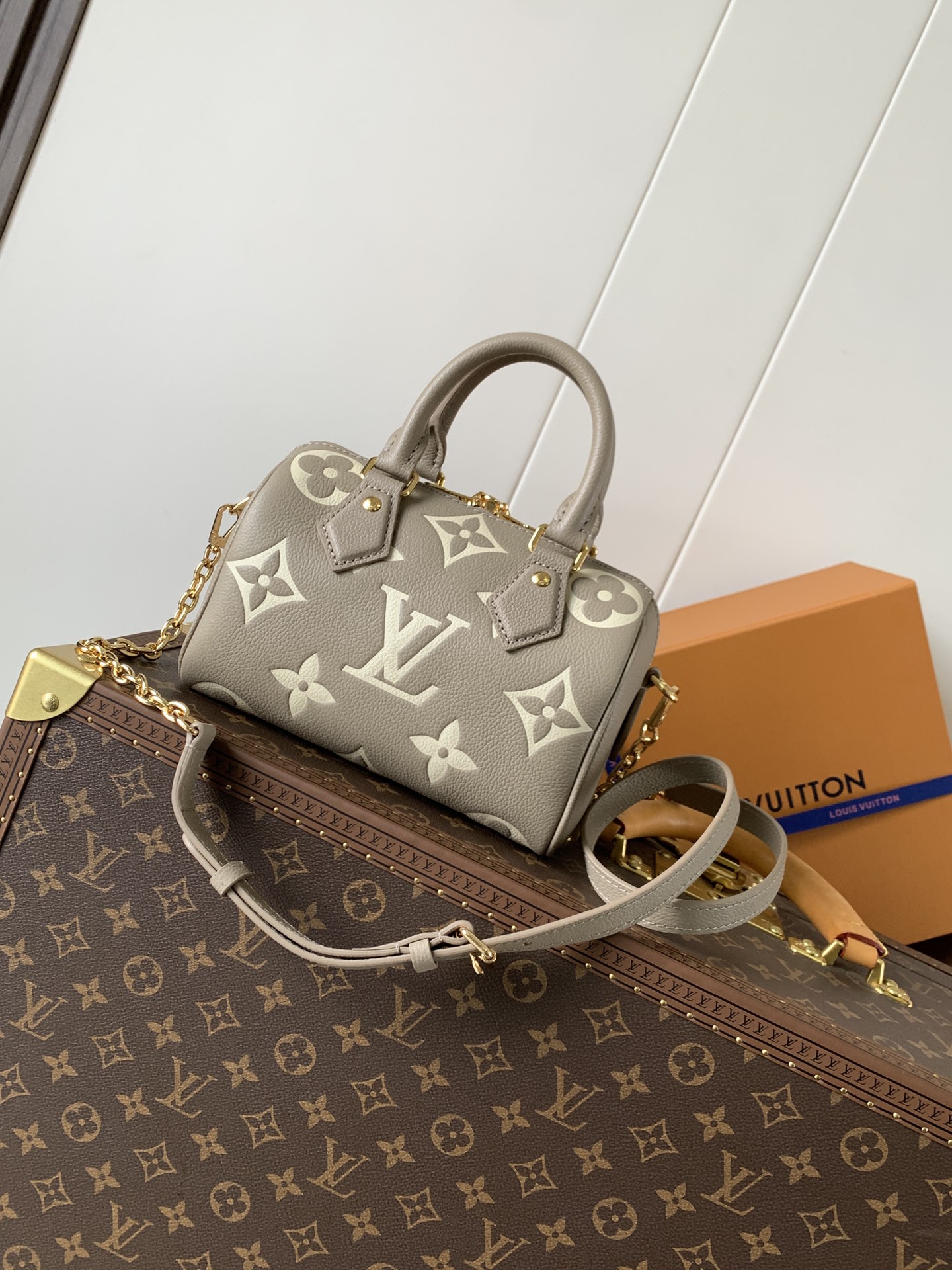 Louis Vuitton Speedy Bandoulière 20 Monogram Empreinte Crossbody Bag - Image 3
